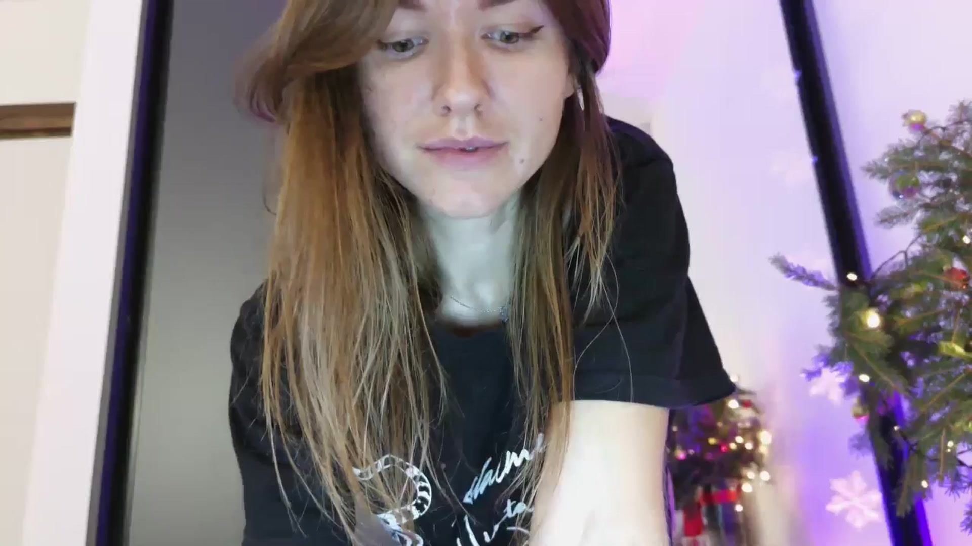 Gallery image thumbnail from DreamyK's myfreecams stream on, 12/21/2025, 16:39 image 14 of 20