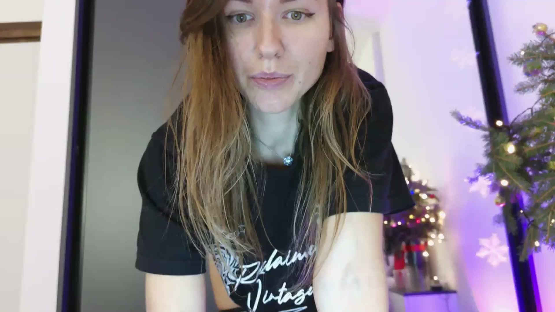 Gallery image thumbnail from DreamyK's myfreecams stream on, 12/21/2025, 16:39 image 16 of 20