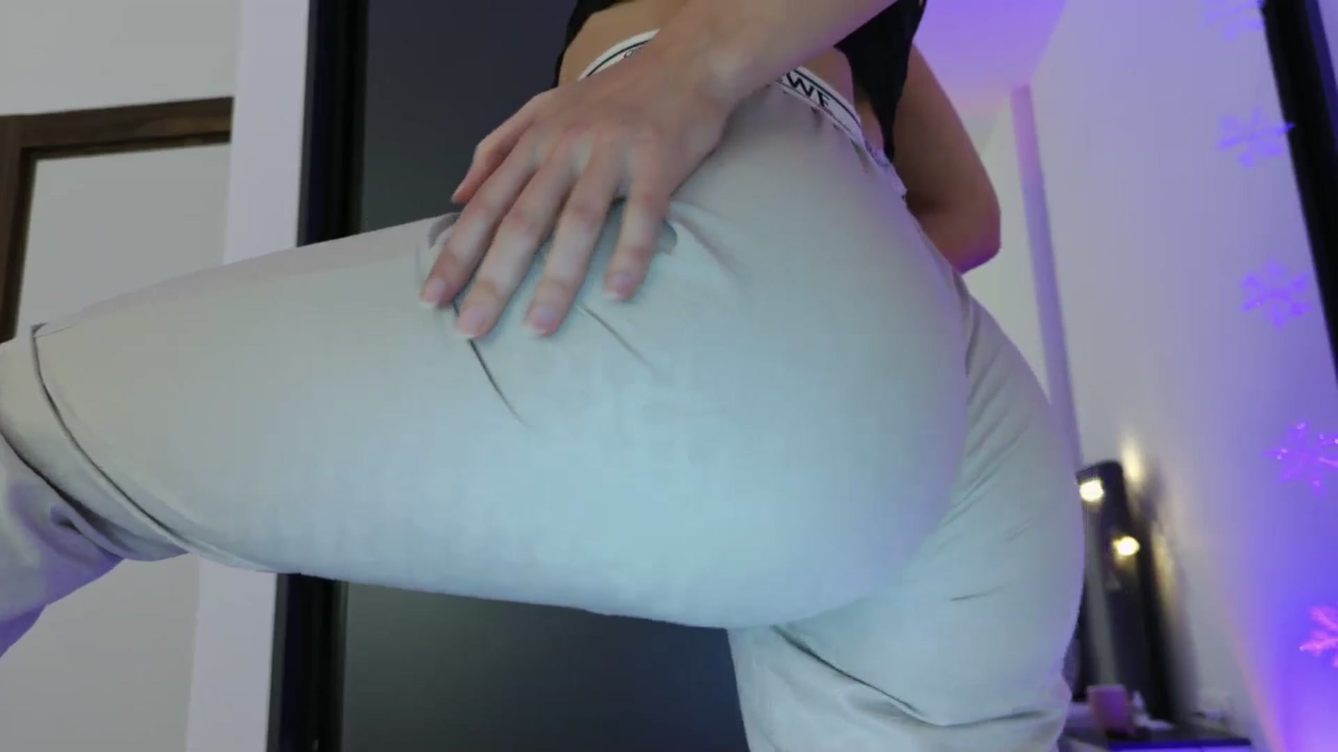 Gallery image thumbnail from DreamyK's myfreecams stream on, 12/24/2025, 15:58 image 19 of 20