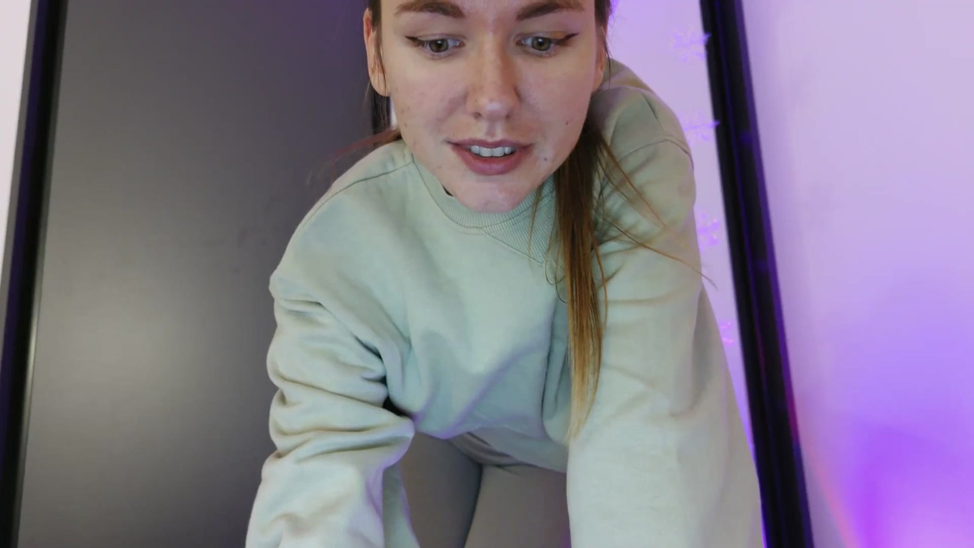 Gallery image thumbnail from DreamyK's myfreecams stream on, 12/30/2025, 15:00 image 9 of 20