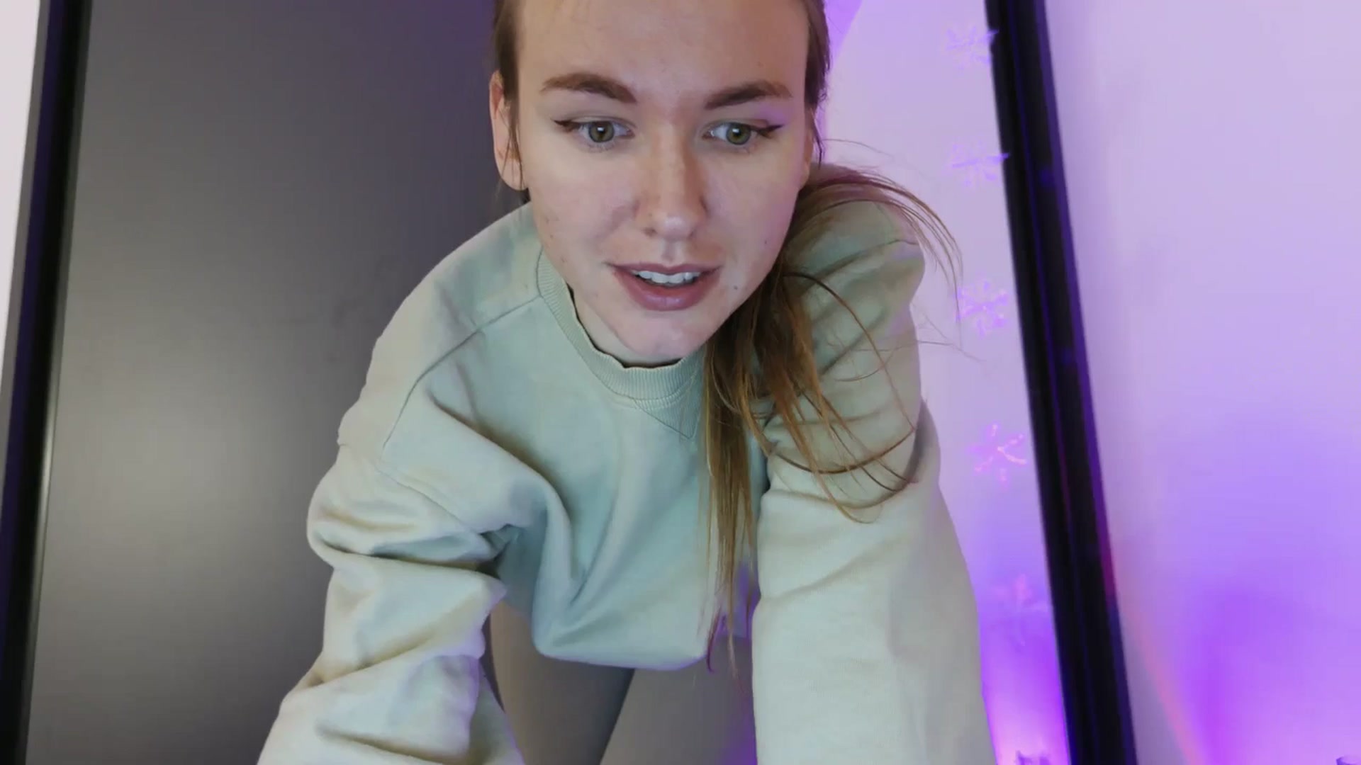 Gallery image thumbnail from DreamyK's myfreecams stream on, 12/30/2025, 15:00 image 16 of 20