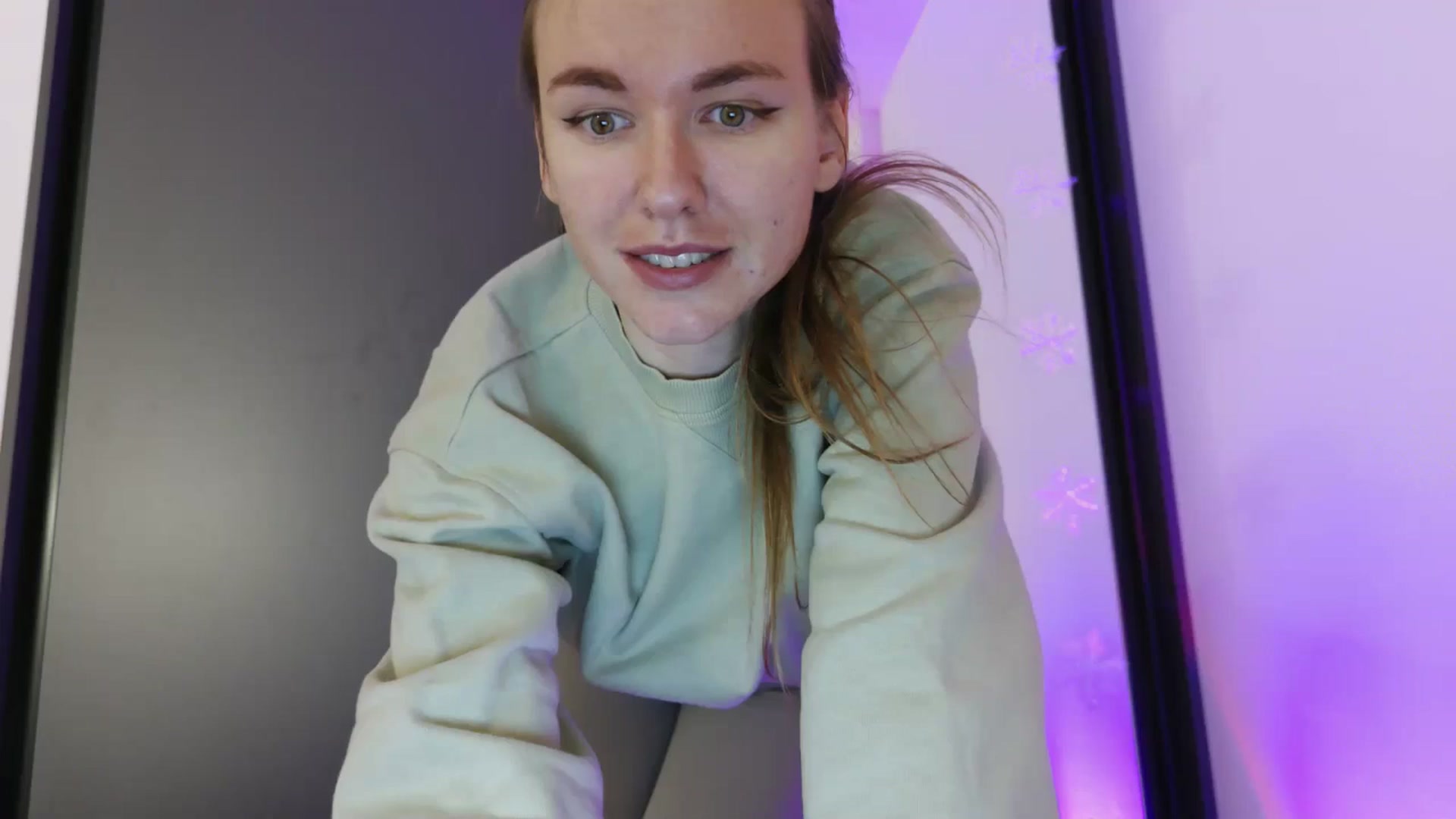 Gallery image thumbnail from DreamyK's myfreecams stream on, 12/30/2025, 15:00 image 15 of 20