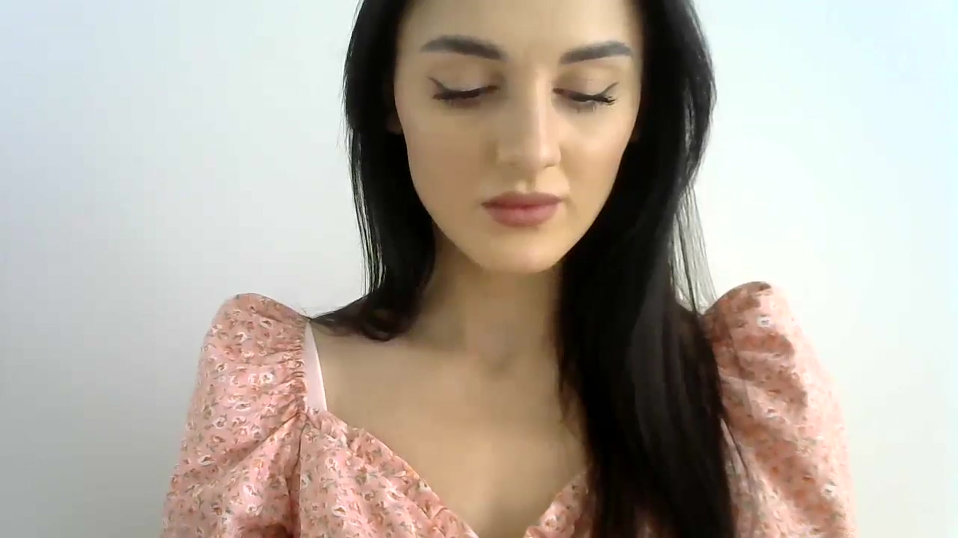 Gallery image thumbnail from DreamyKitty69's myfreecams stream on, 05/29/2024, 10:37 image 15 of 20