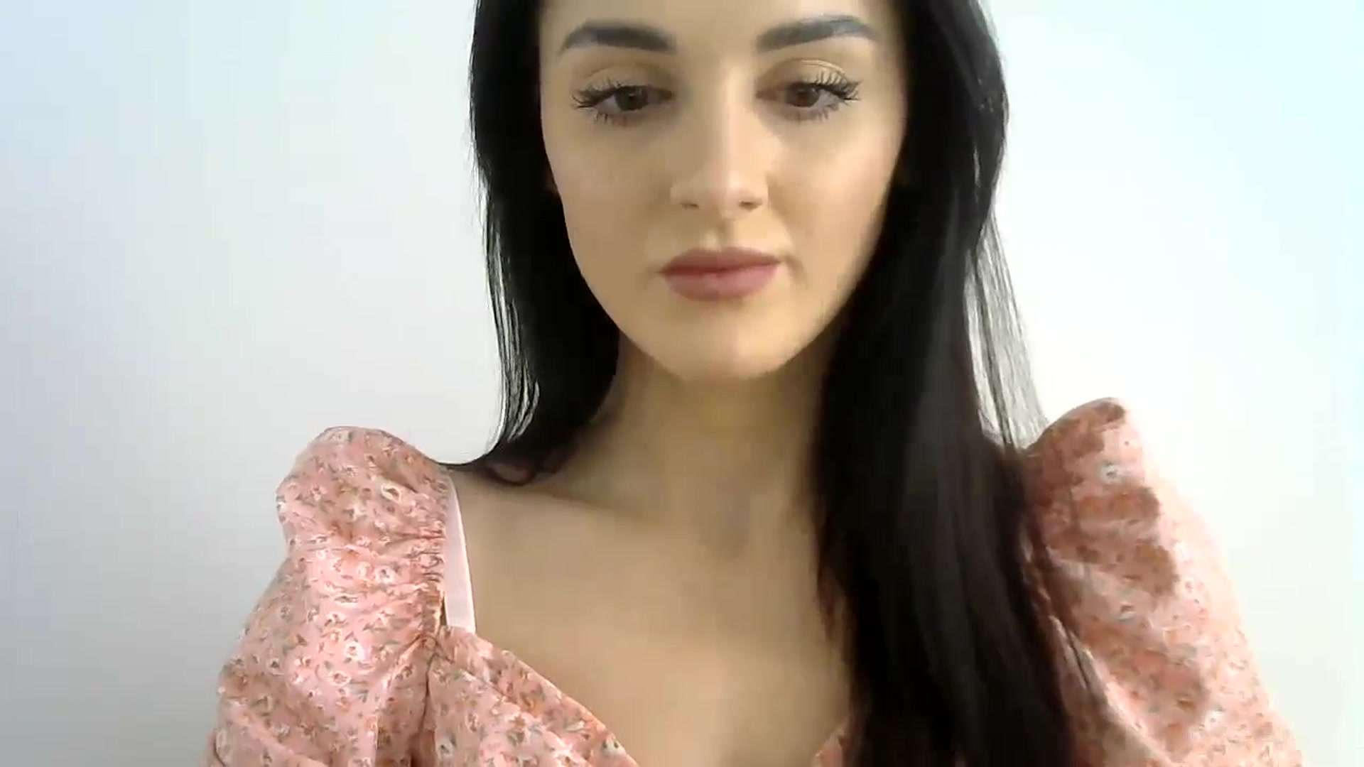 Gallery image thumbnail from DreamyKitty69's myfreecams stream on, 05/29/2024, 10:37 image 10 of 20