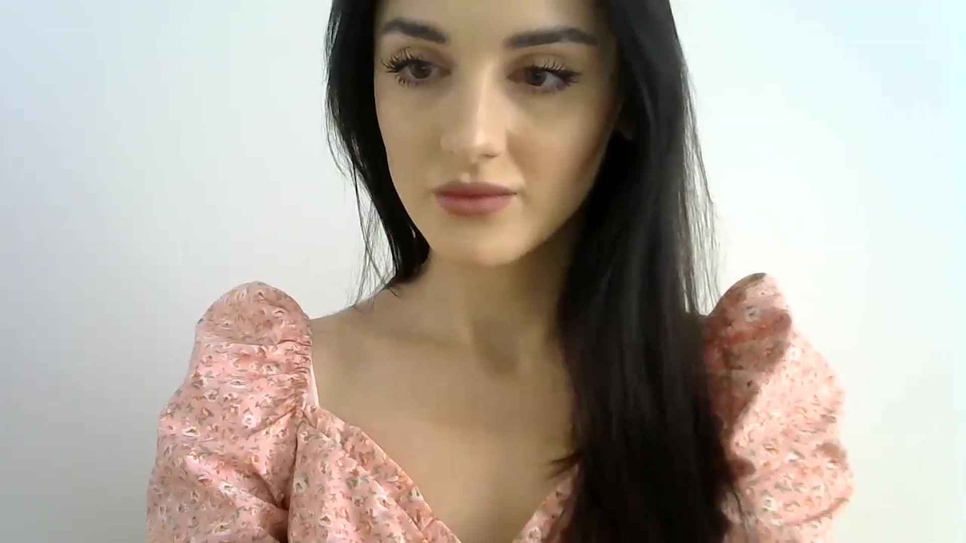 Gallery image thumbnail from DreamyKitty69's myfreecams stream on, 05/29/2024, 10:37 image 6 of 20