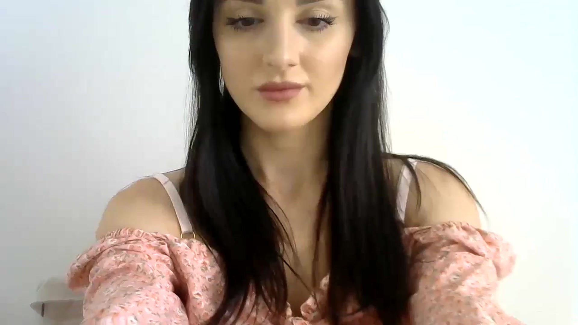 Gallery image thumbnail from DreamyKitty69's myfreecams stream on, 05/29/2024, 11:13 image 11 of 20