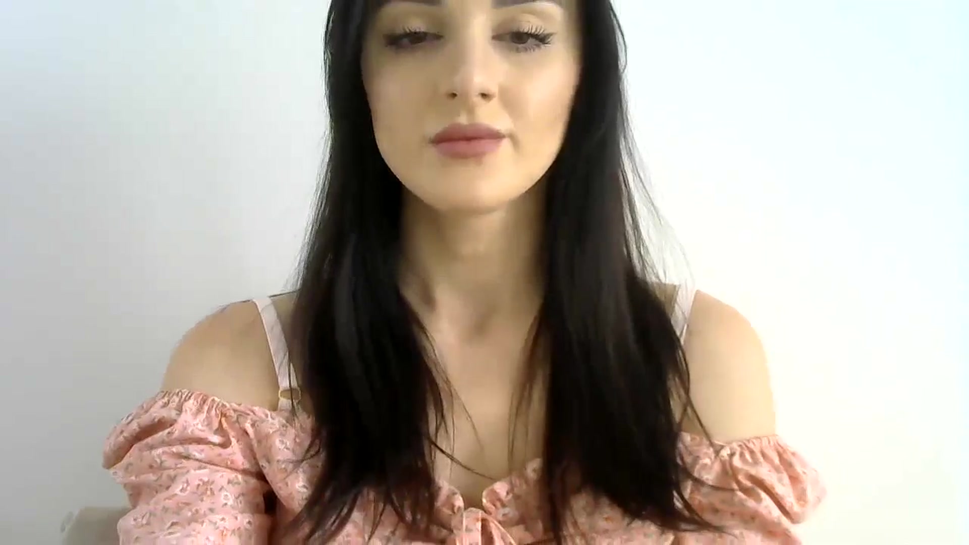 Gallery image thumbnail from DreamyKitty69's myfreecams stream on, 05/29/2024, 11:13 image 3 of 20