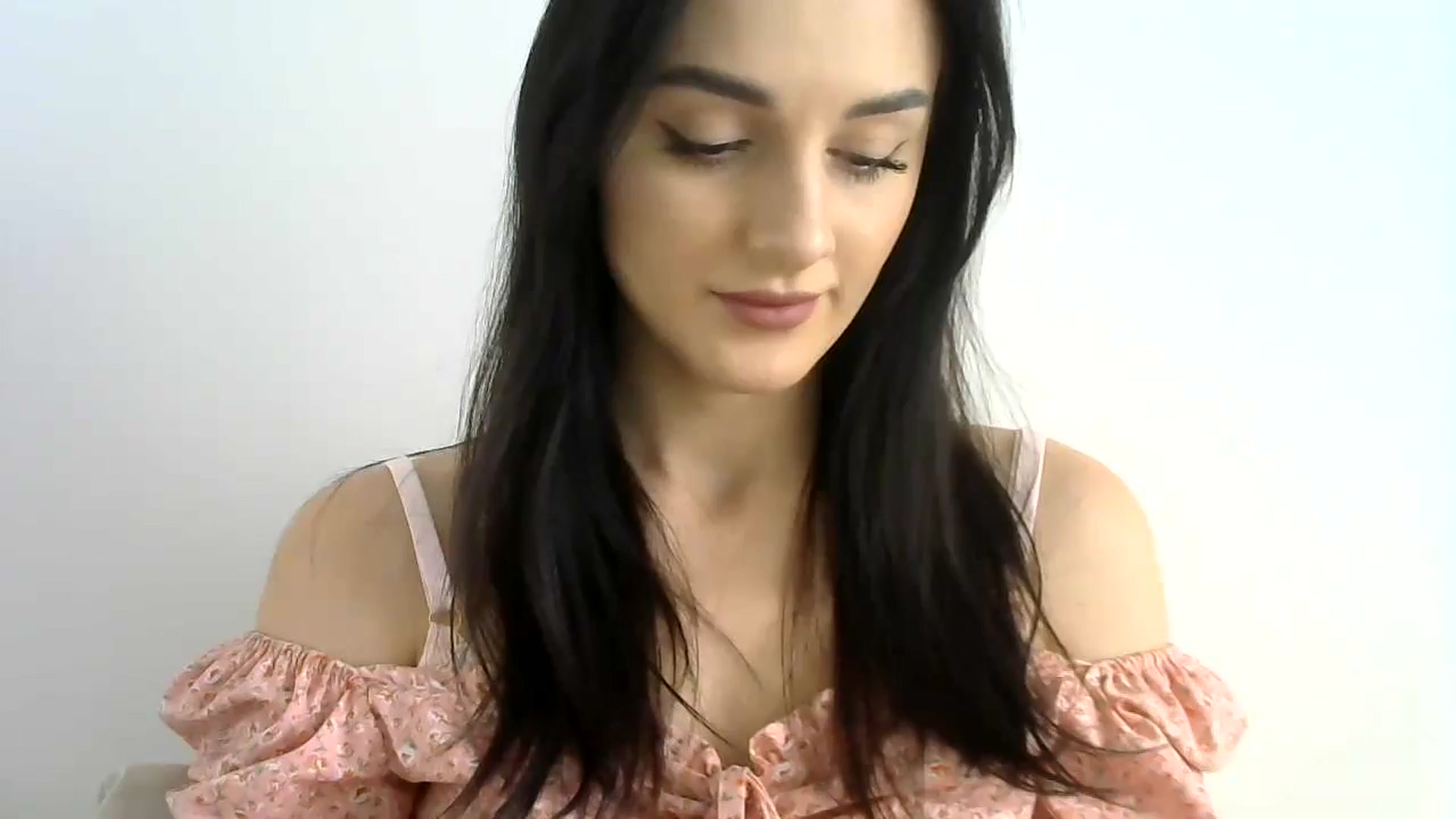 Gallery image thumbnail from DreamyKitty69's myfreecams stream on, 05/29/2024, 11:13 image 1 of 20