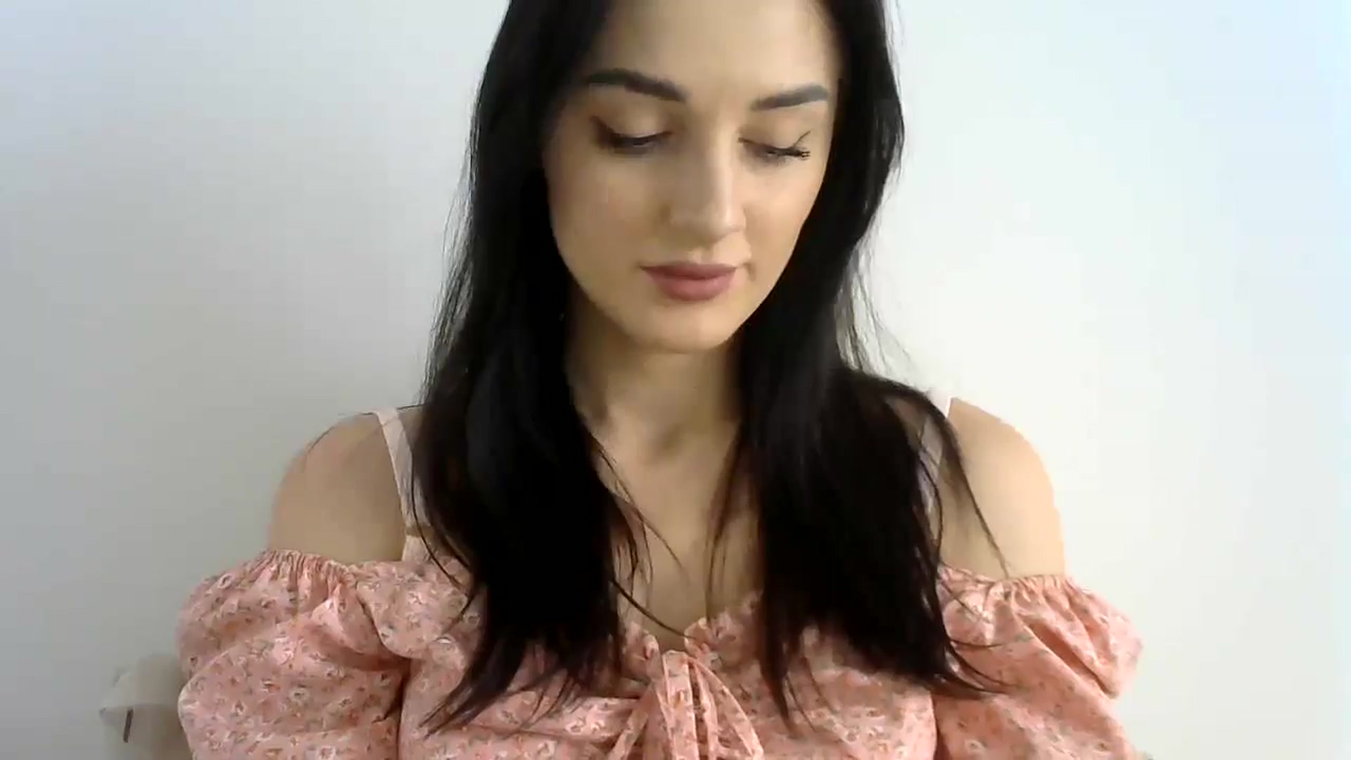 Gallery image thumbnail from DreamyKitty69's myfreecams stream on, 05/29/2024, 11:13 image 6 of 20