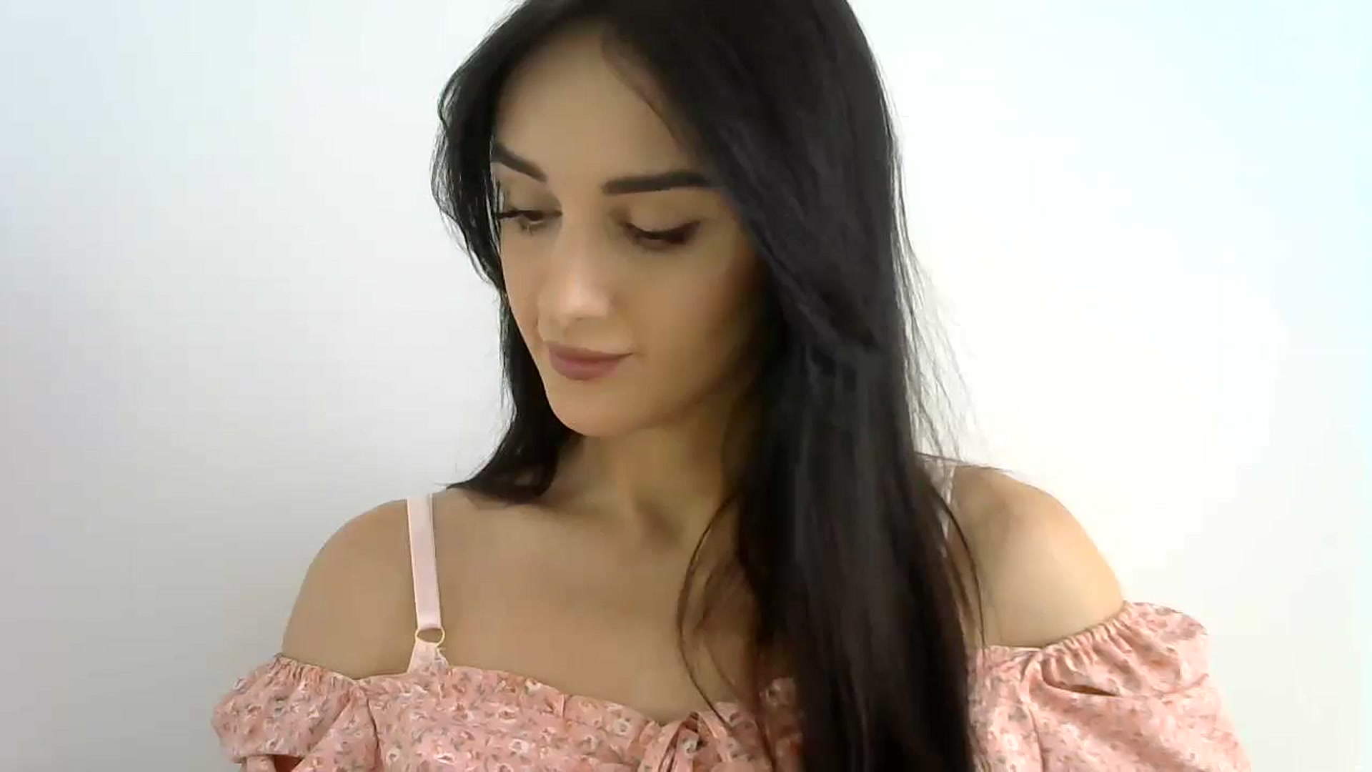 Gallery image thumbnail from DreamyKitty69's myfreecams stream on, 06/29/2024, 10:57 image 4 of 20