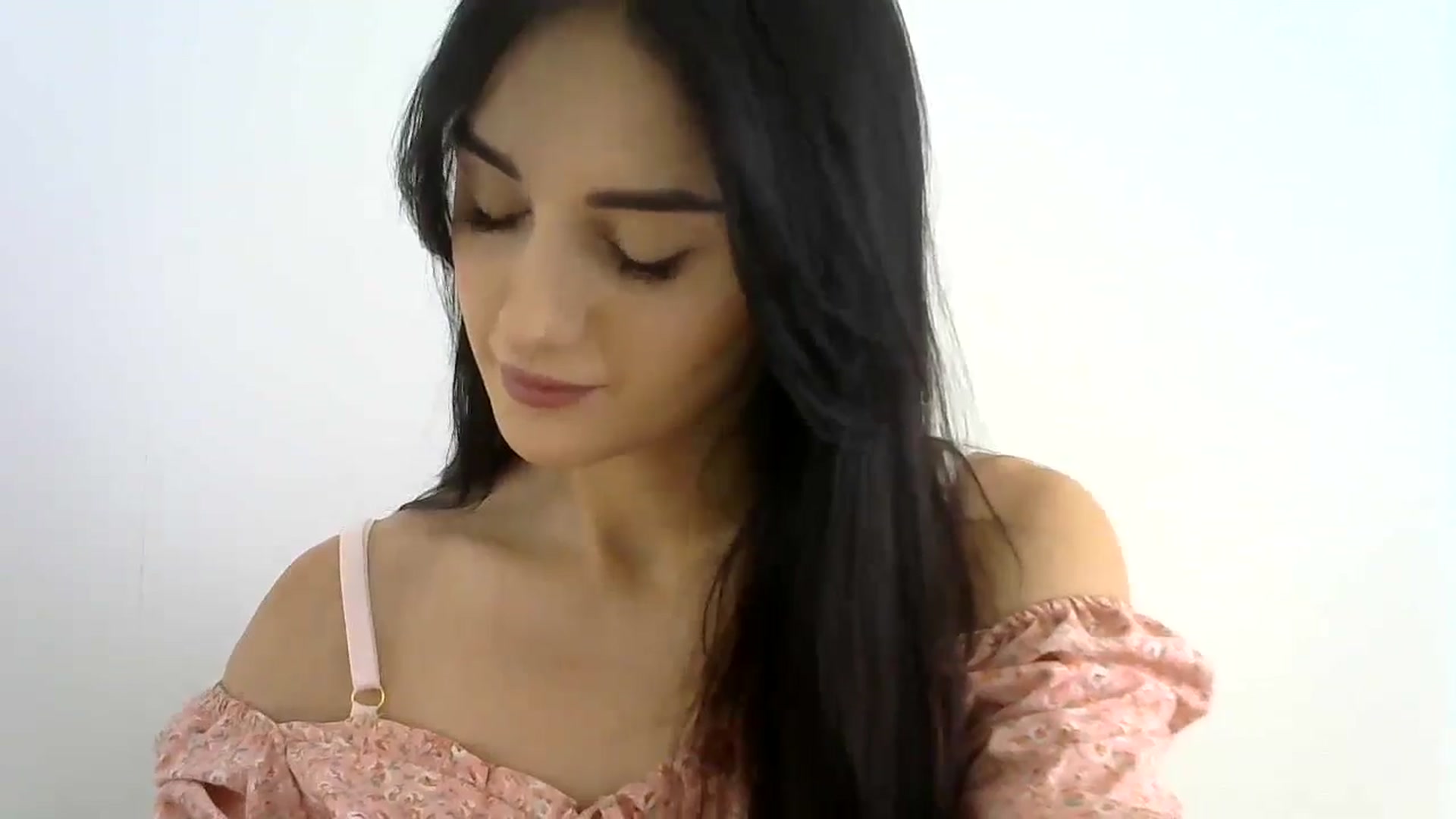Gallery image thumbnail from DreamyKitty69's myfreecams stream on, 06/29/2024, 10:57 image 7 of 20