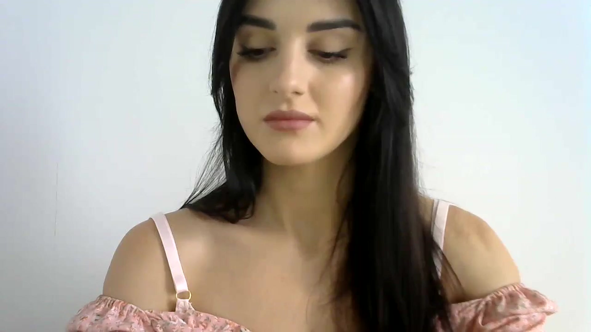 Gallery image thumbnail from DreamyKitty69's myfreecams stream on, 06/29/2024, 10:57 image 16 of 20