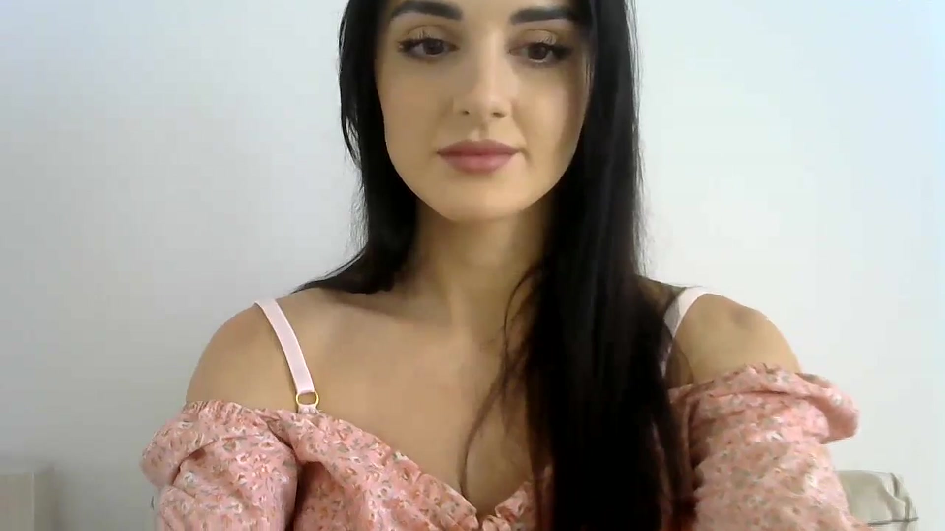 Gallery image thumbnail from DreamyKitty69's myfreecams stream on, 06/29/2024, 12:20 image 7 of 20
