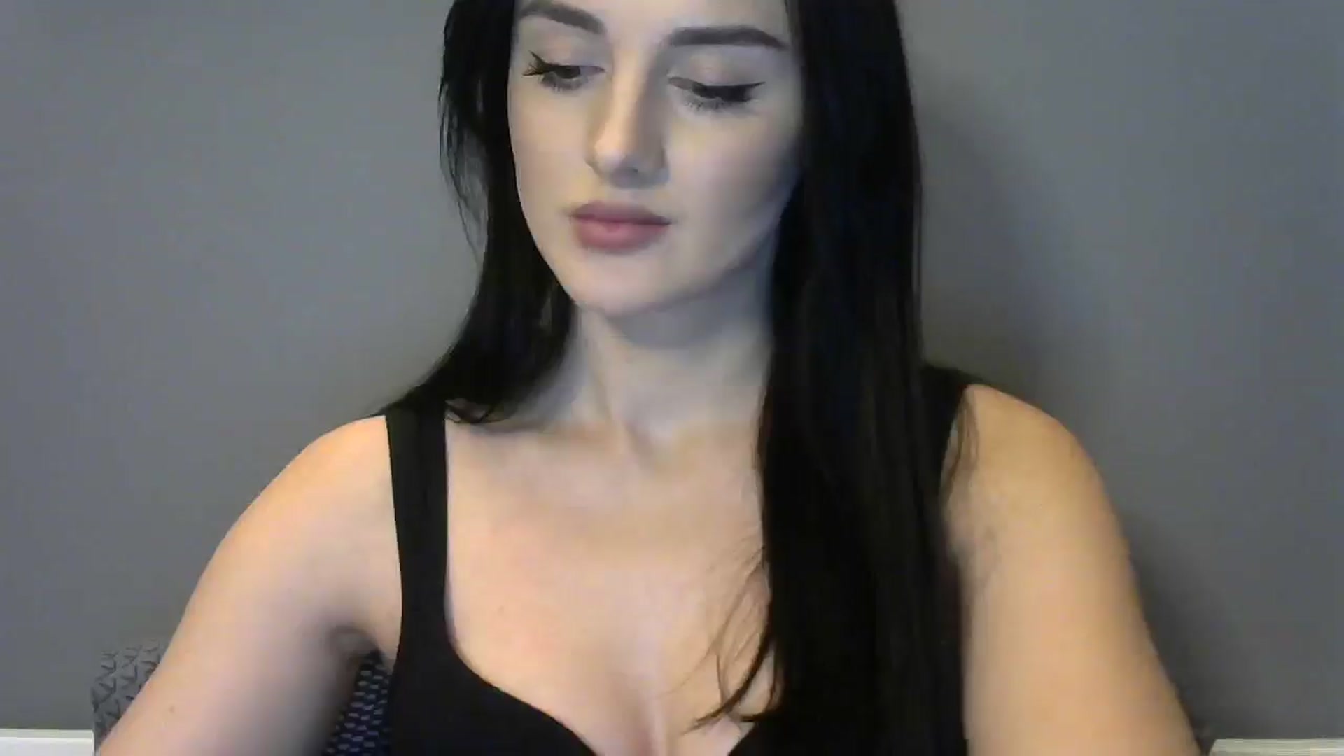 Gallery image thumbnail from DreamyKitty69's myfreecams stream on, 02/06/2025, 17:39 image 15 of 20