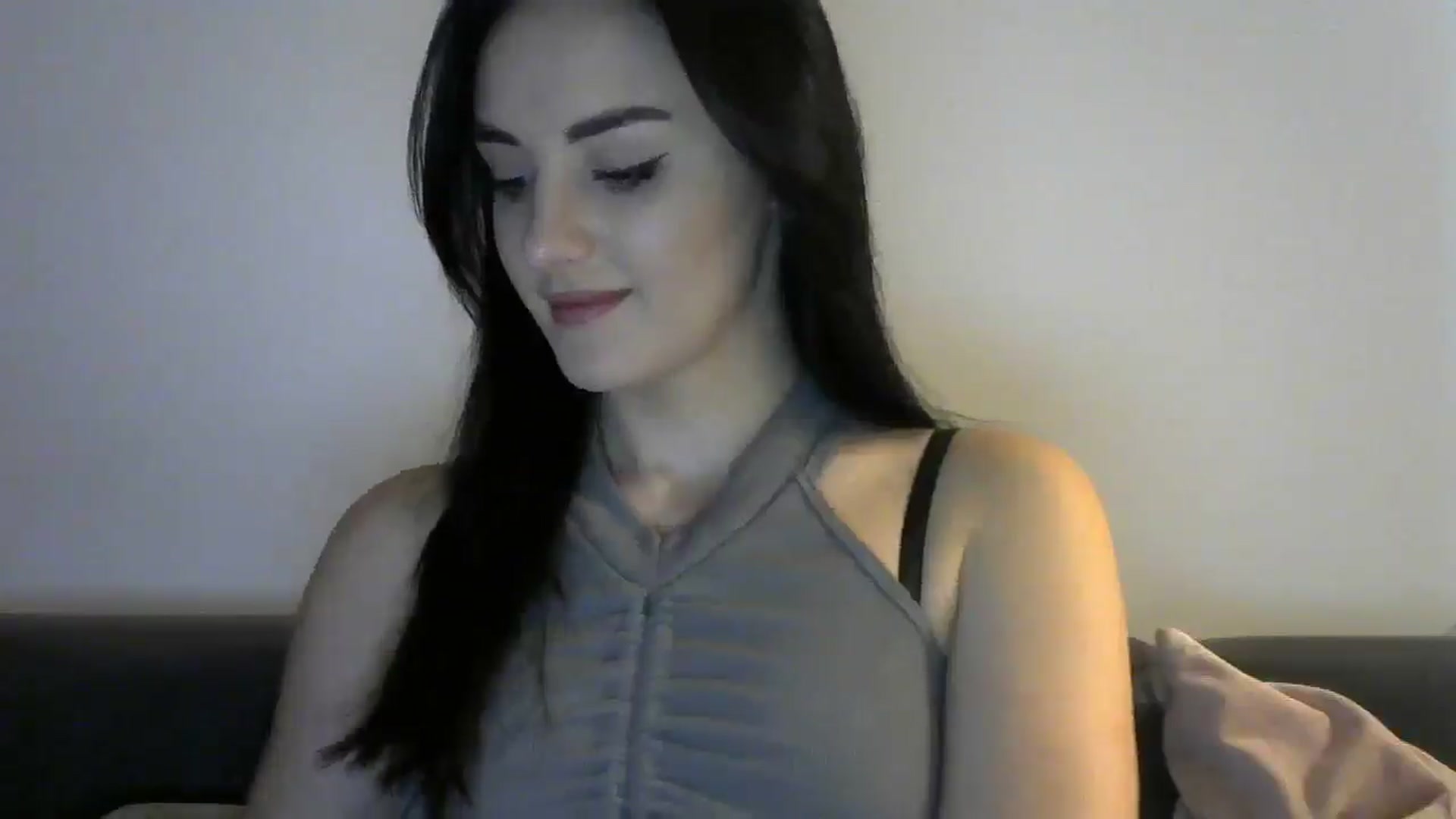 Gallery image thumbnail from DreamyKitty69's myfreecams stream on, 03/19/2025, 17:11 image 15 of 20