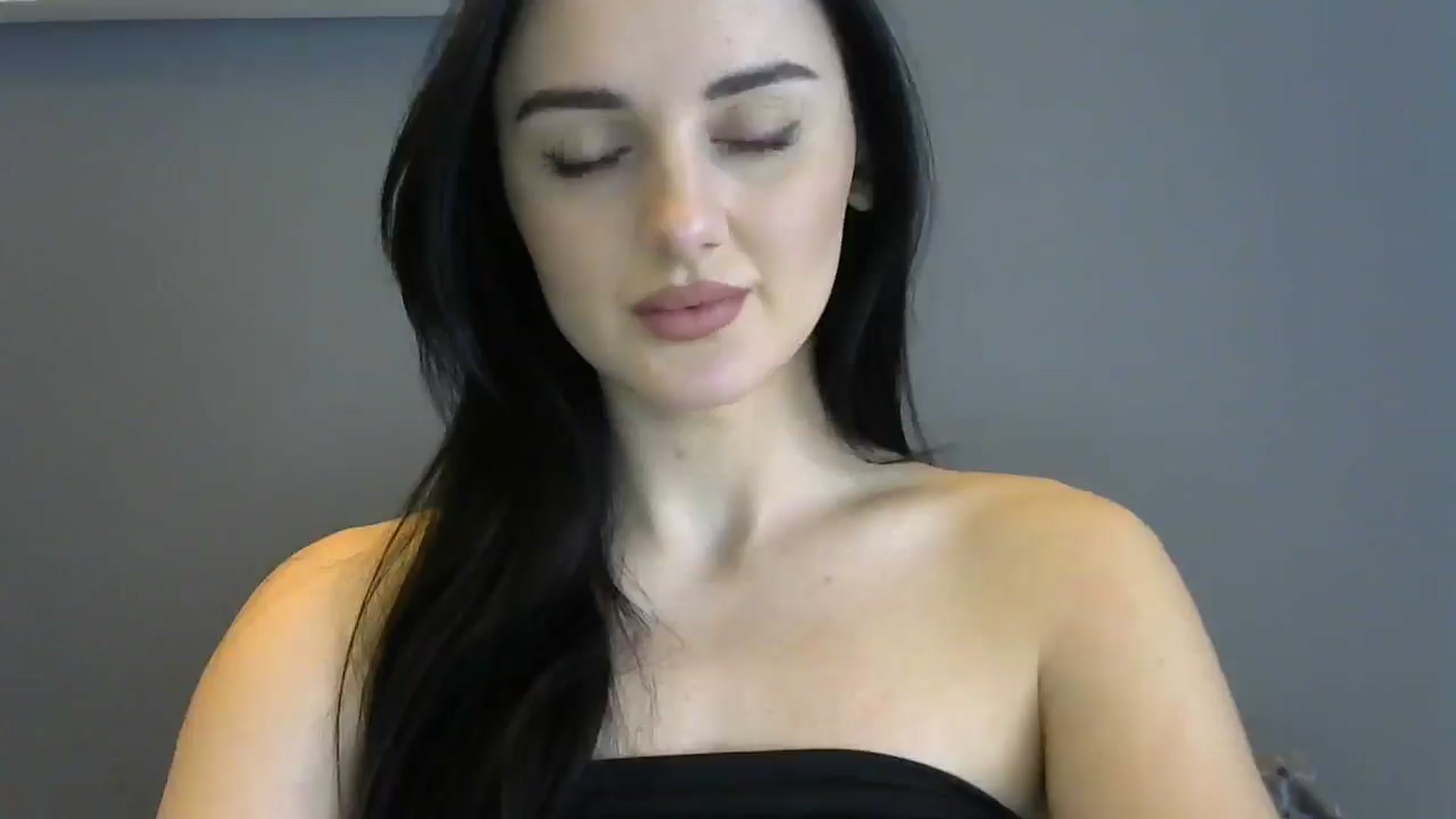 Gallery image thumbnail from DreamyKitty69's myfreecams stream on, 05/13/2025, 15:05 image 4 of 20