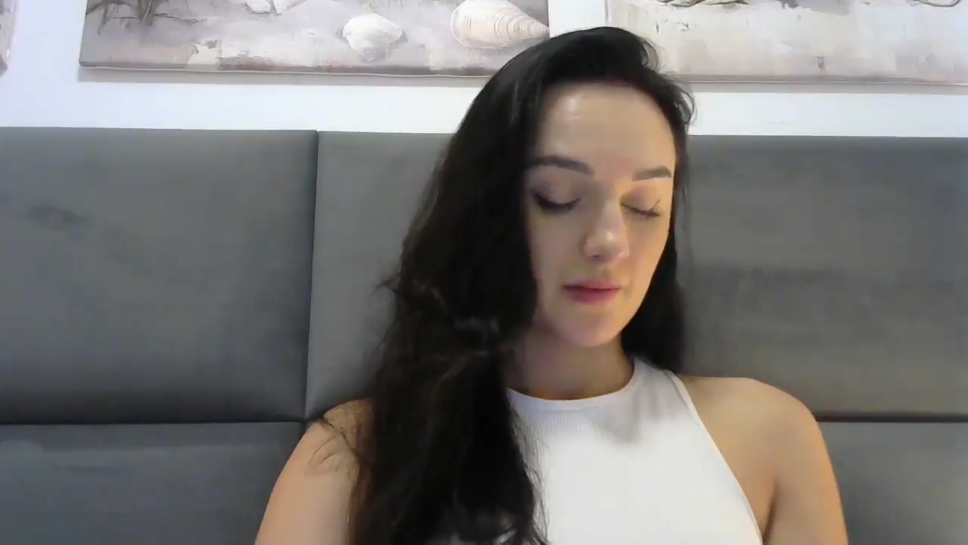 Gallery image thumbnail from DreamyKitty69's myfreecams stream on, 10/19/2025, 20:23 image 16 of 20