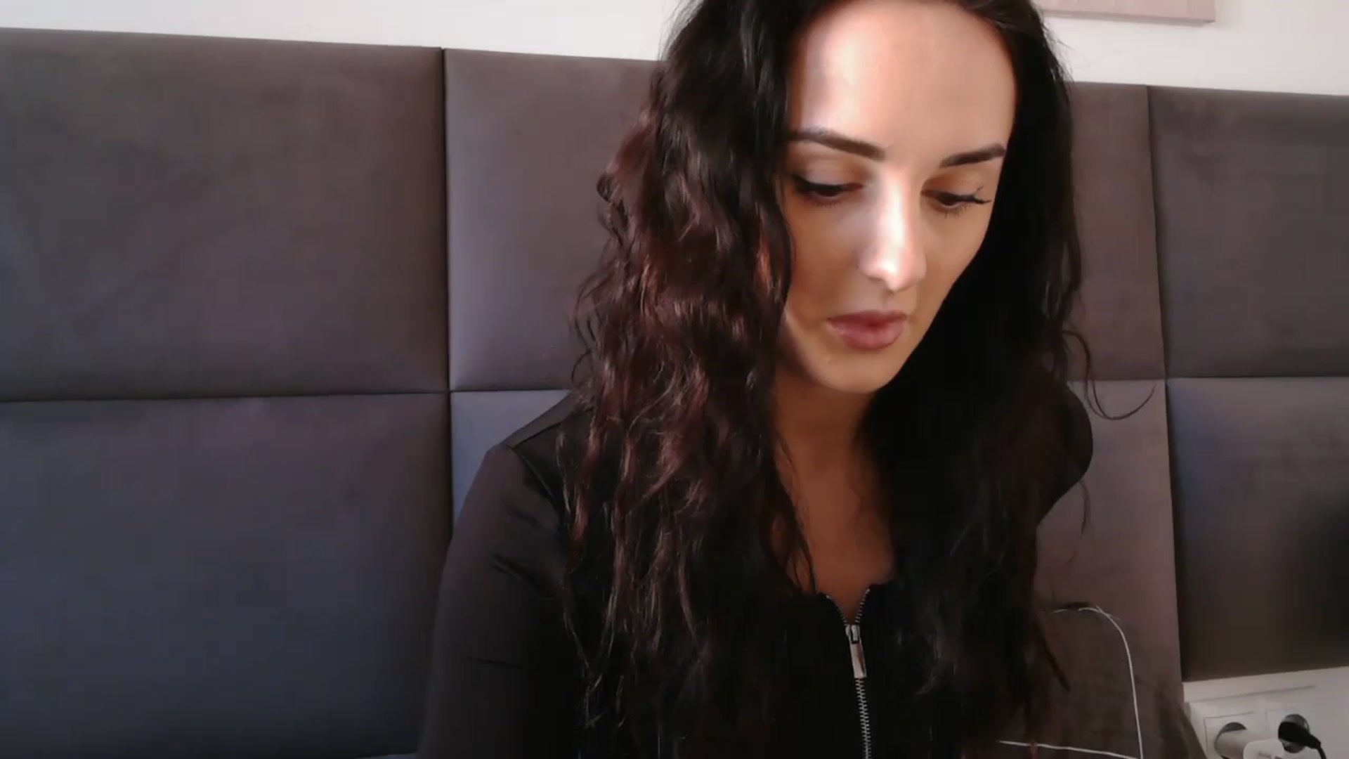 Gallery image thumbnail from DreamyKitty69's myfreecams stream on, 12/02/2025, 11:56 image 15 of 20