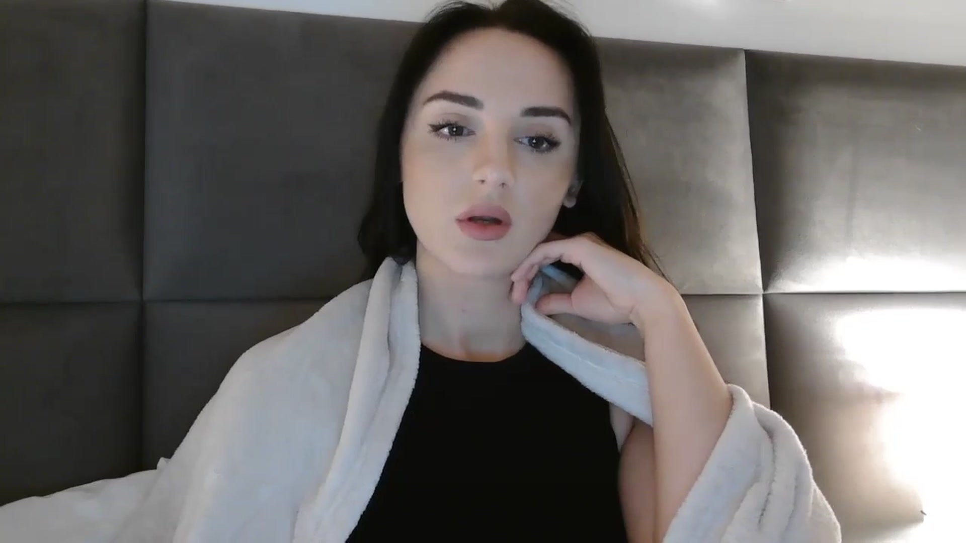 Gallery image thumbnail from DreamyKitty69's myfreecams stream on, 12/03/2025, 17:58 image 10 of 20