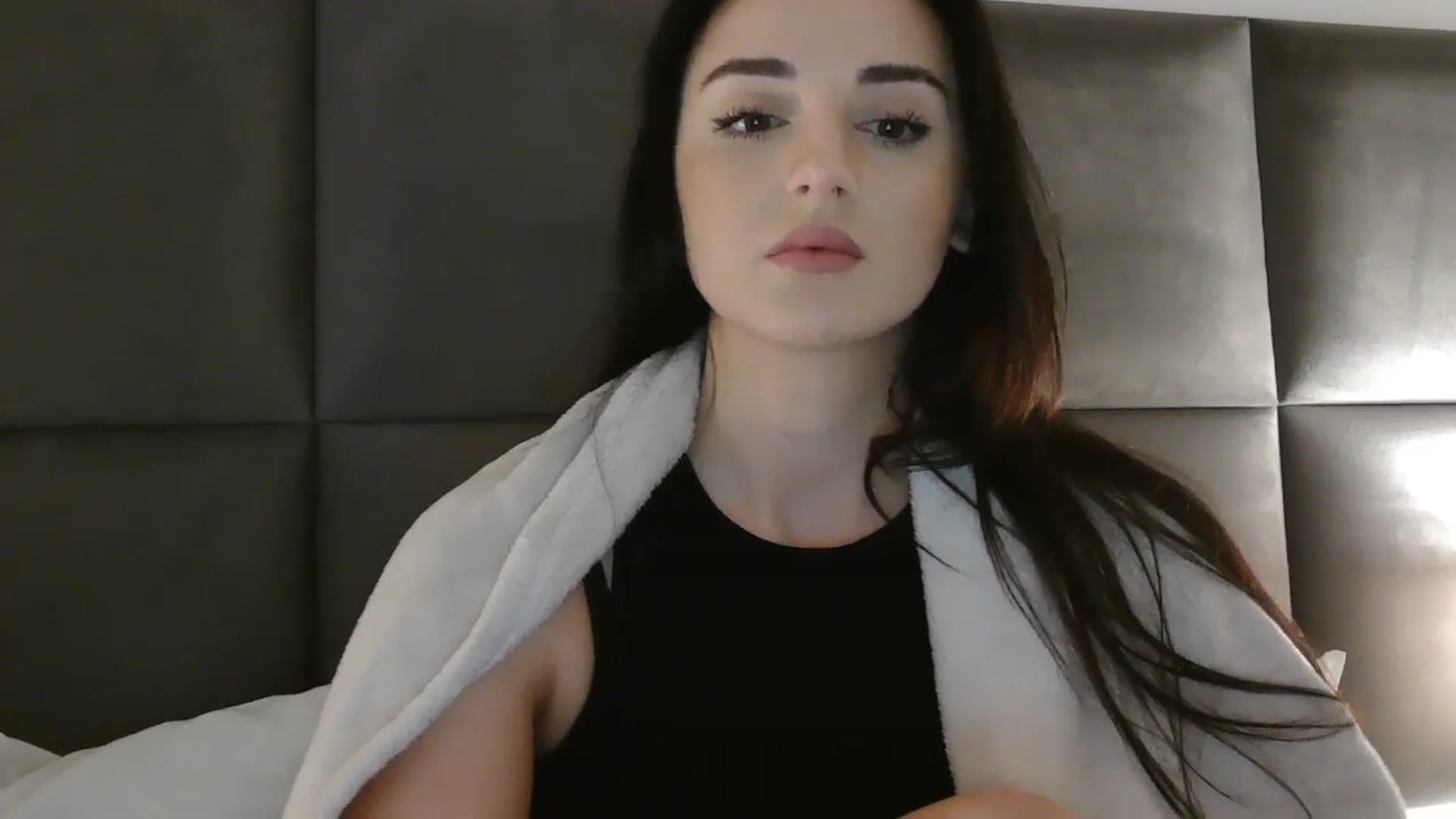 Gallery image thumbnail from DreamyKitty69's myfreecams stream on, 12/03/2025, 17:58 image 18 of 20