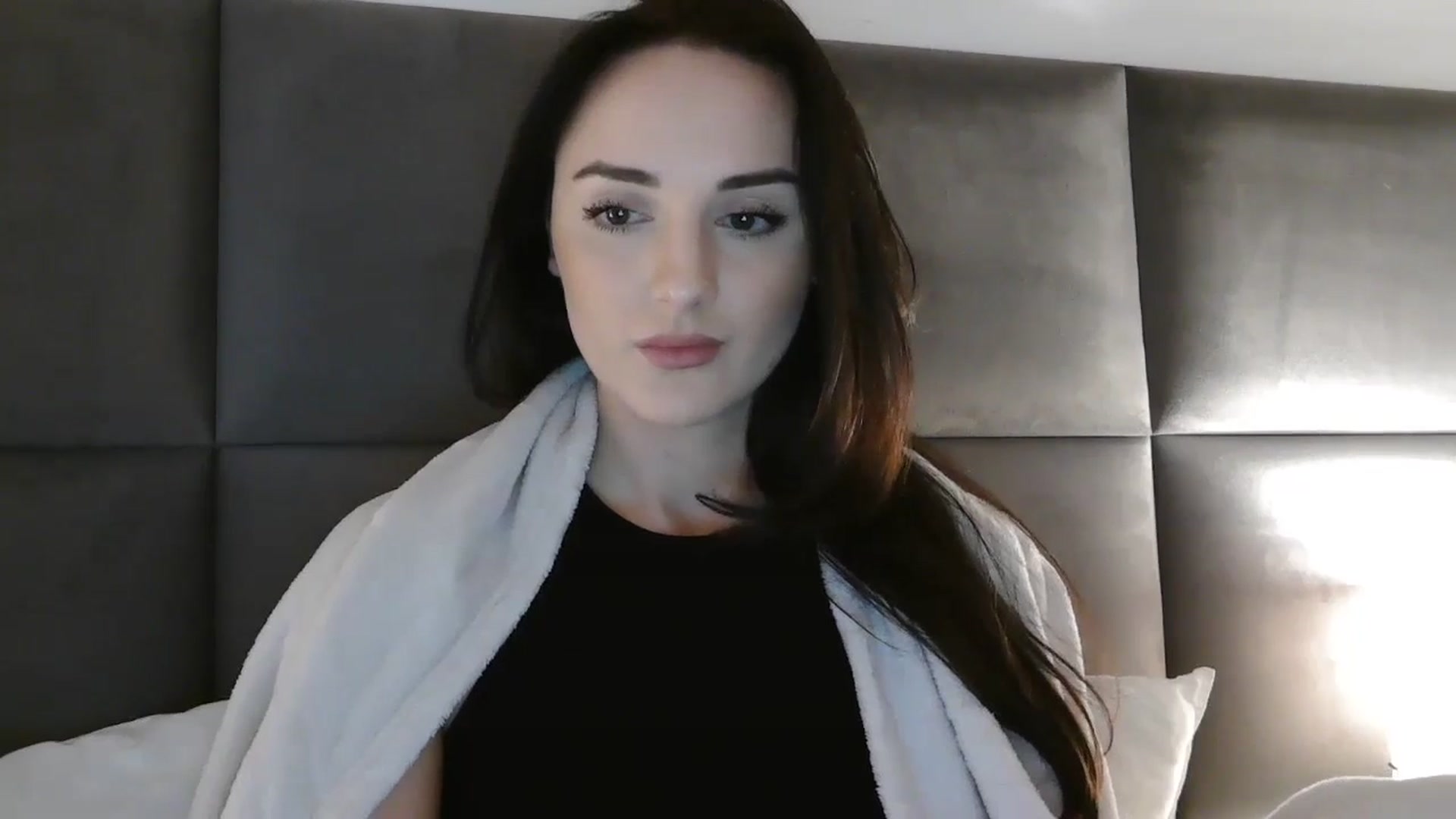 Gallery image thumbnail from DreamyKitty69's myfreecams stream on, 12/03/2025, 17:58 image 9 of 20
