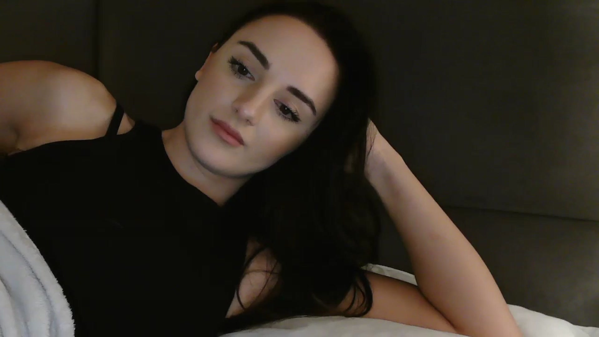 Gallery image thumbnail from DreamyKitty69's myfreecams stream on, 12/03/2025, 19:10 image 18 of 20