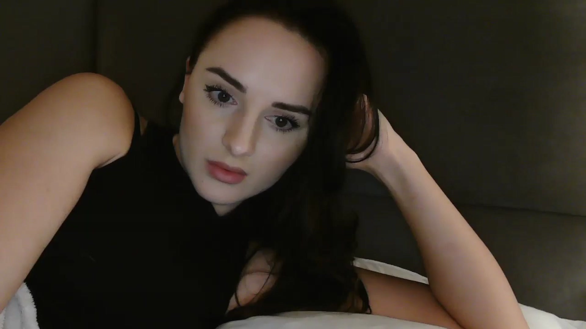 Gallery image thumbnail from DreamyKitty69's myfreecams stream on, 12/03/2025, 19:10 image 16 of 20