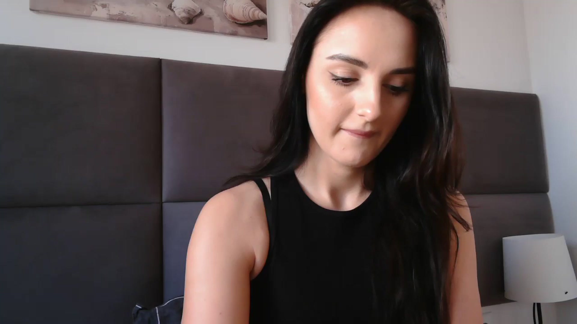 Gallery image thumbnail from DreamyKitty69's myfreecams stream on, 12/05/2025, 13:02 image 18 of 20