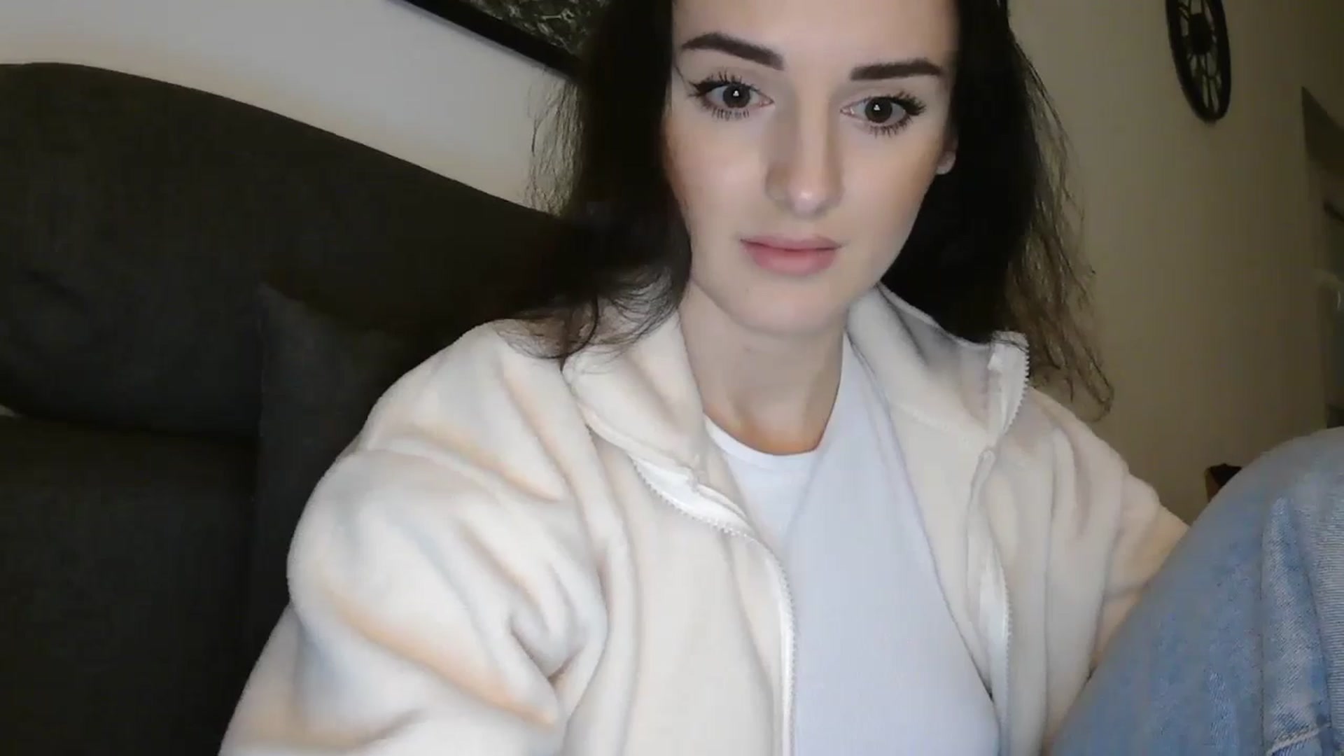 Gallery image thumbnail from DreamyKitty69's myfreecams stream on, 12/27/2025, 17:35 image 13 of 20