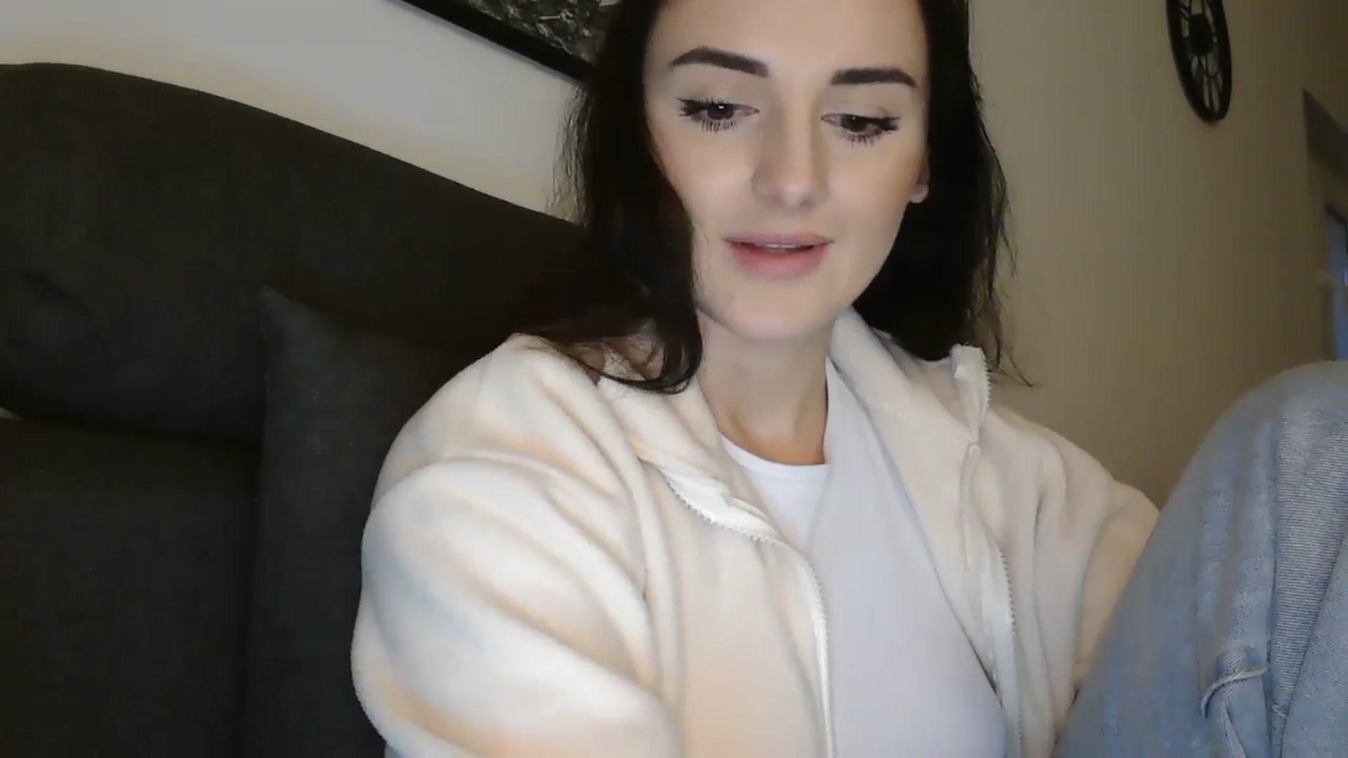 Gallery image thumbnail from DreamyKitty69's myfreecams stream on, 12/27/2025, 17:35 image 7 of 20