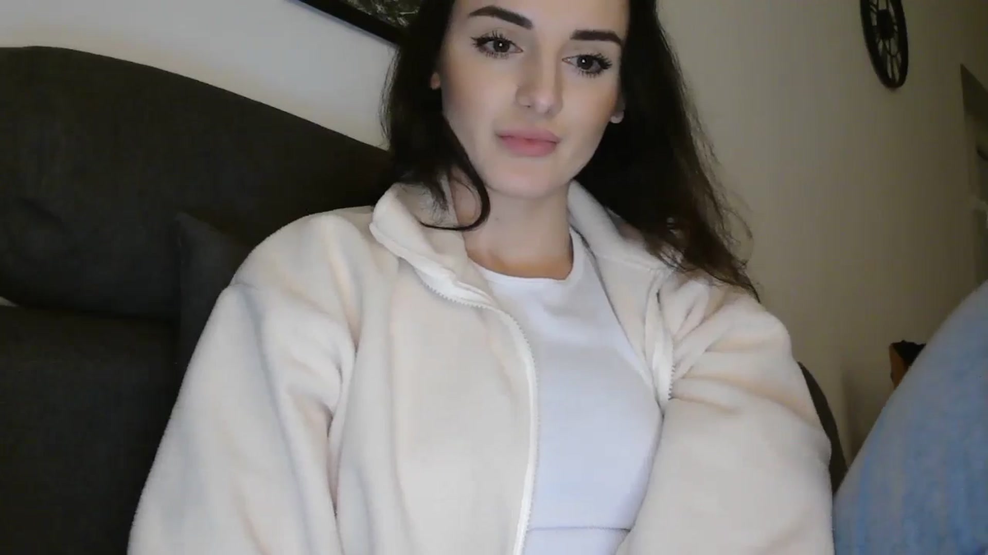 Gallery image thumbnail from DreamyKitty69's myfreecams stream on, 12/27/2025, 17:35 image 15 of 20