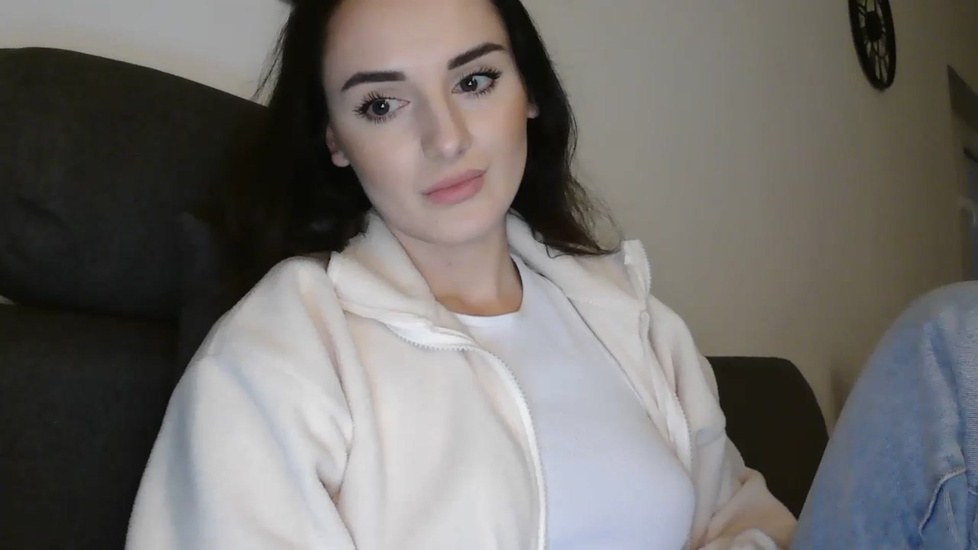Gallery image thumbnail from DreamyKitty69's myfreecams stream on, 12/27/2025, 17:35 image 10 of 20