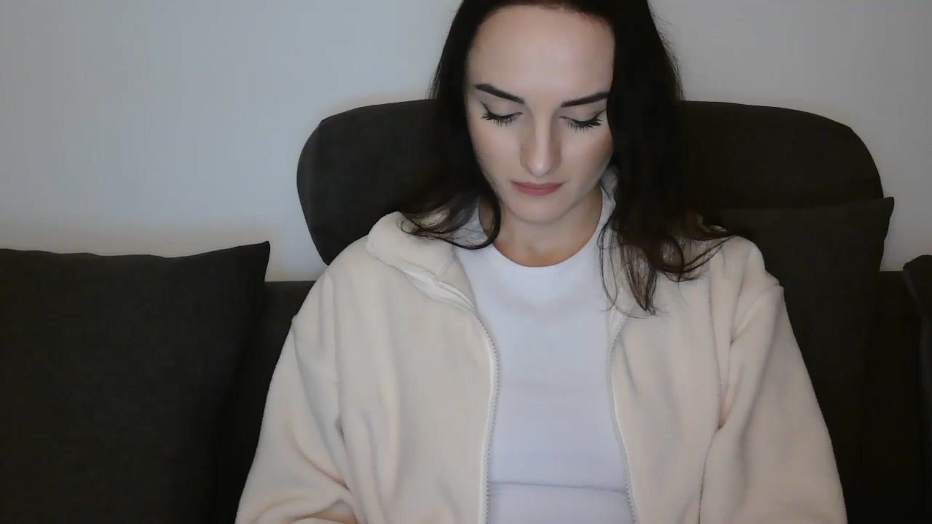 Gallery image thumbnail from DreamyKitty69's myfreecams stream on, 12/27/2025, 19:49 image 8 of 20