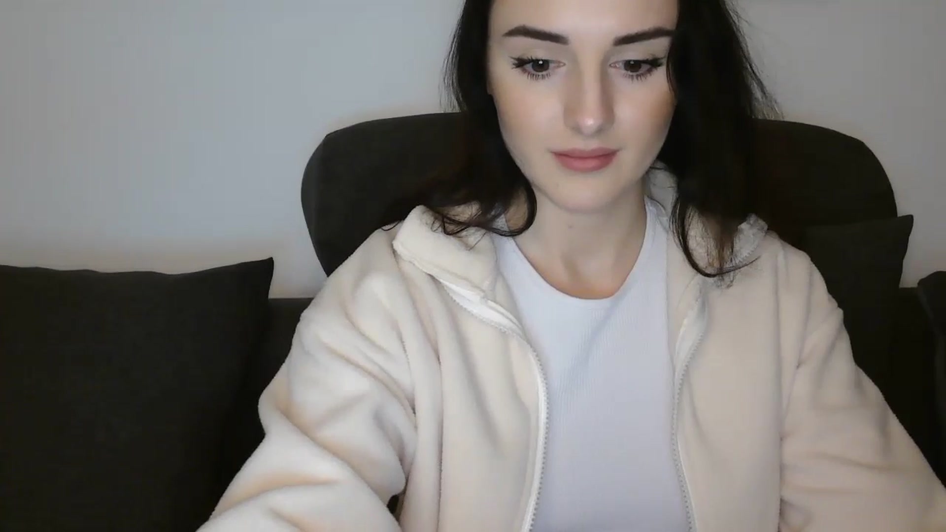Gallery image thumbnail from DreamyKitty69's myfreecams stream on, 12/27/2025, 19:49 image 6 of 20