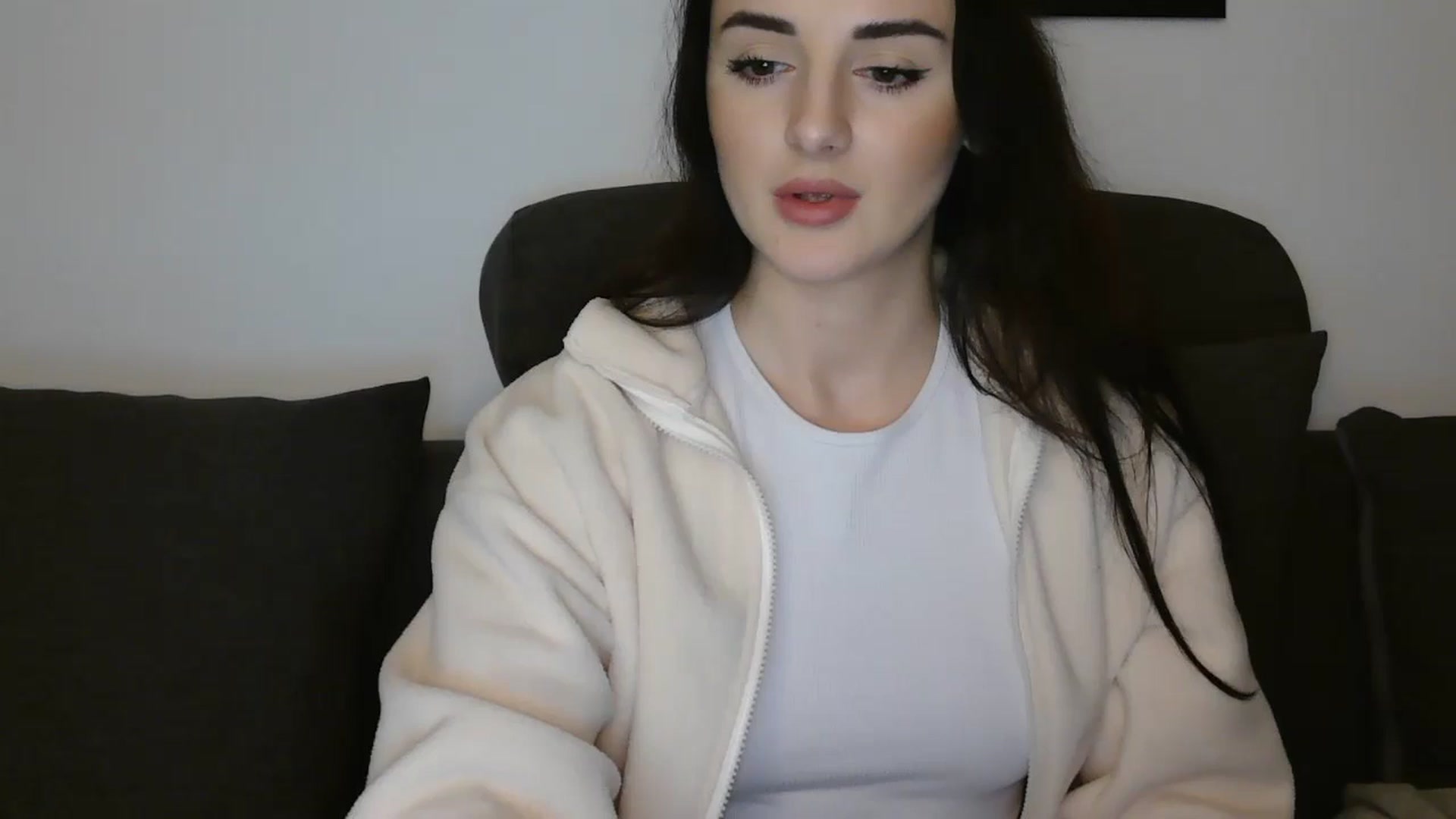 Gallery image thumbnail from DreamyKitty69's myfreecams stream on, 12/27/2025, 19:49 image 1 of 20