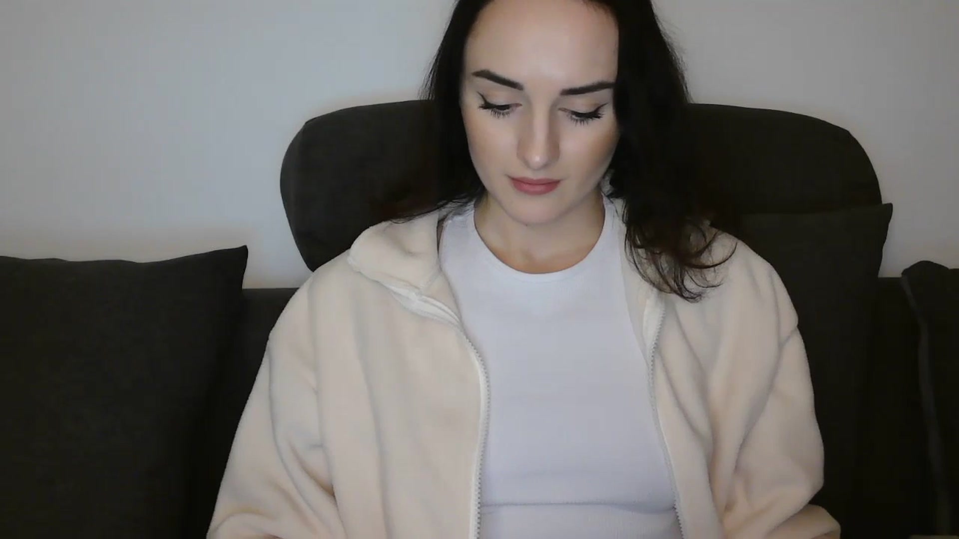 Gallery image thumbnail from DreamyKitty69's myfreecams stream on, 12/27/2025, 19:49 image 9 of 20