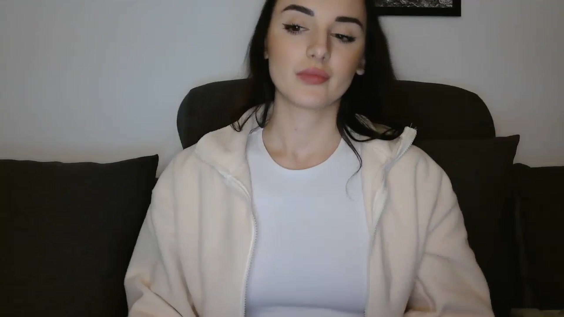 Gallery image thumbnail from DreamyKitty69's myfreecams stream on, 12/27/2025, 19:49 image 16 of 20