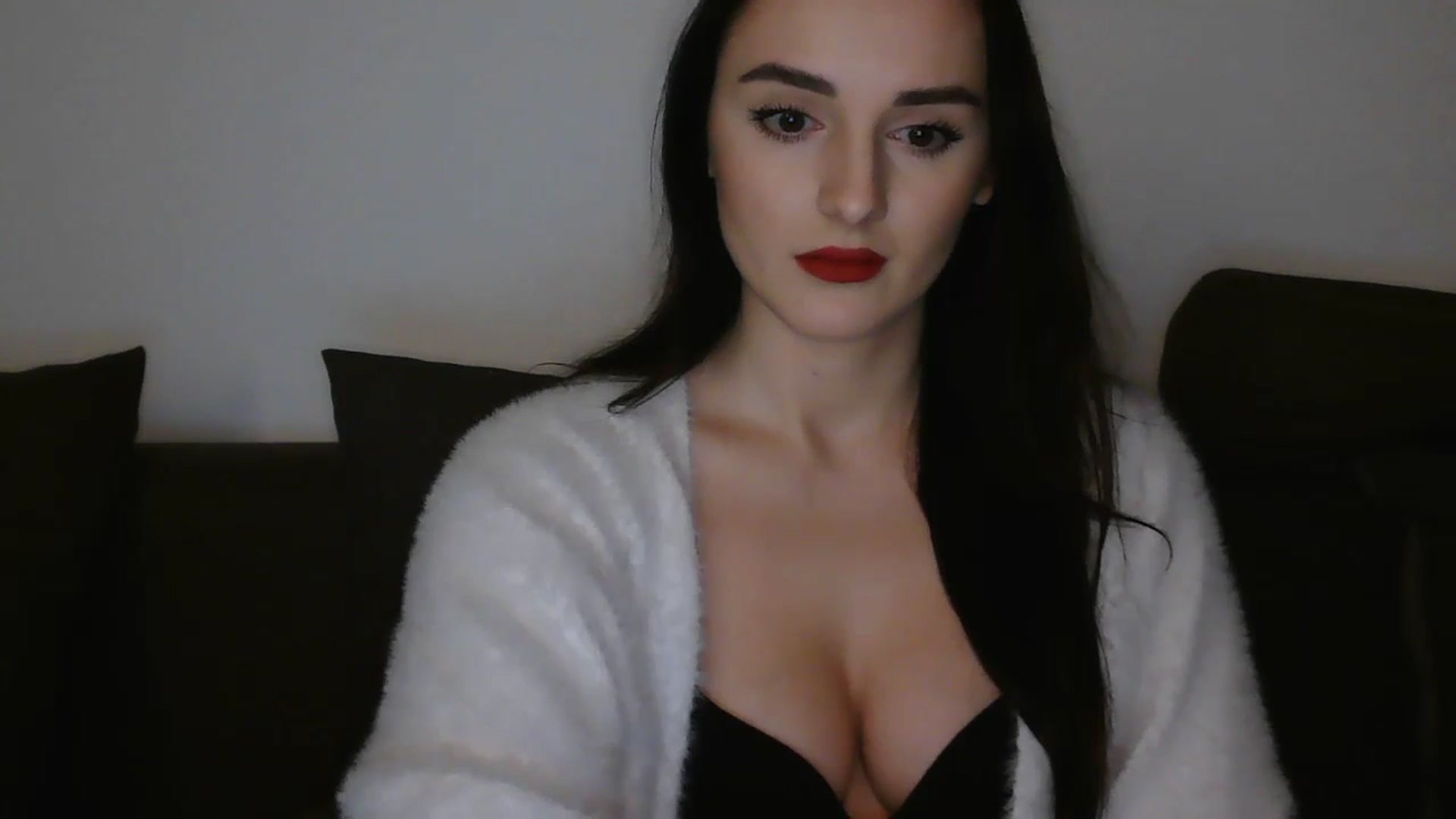 Gallery image thumbnail from DreamyKitty69's myfreecams stream on, 12/29/2025, 17:26 image 13 of 20