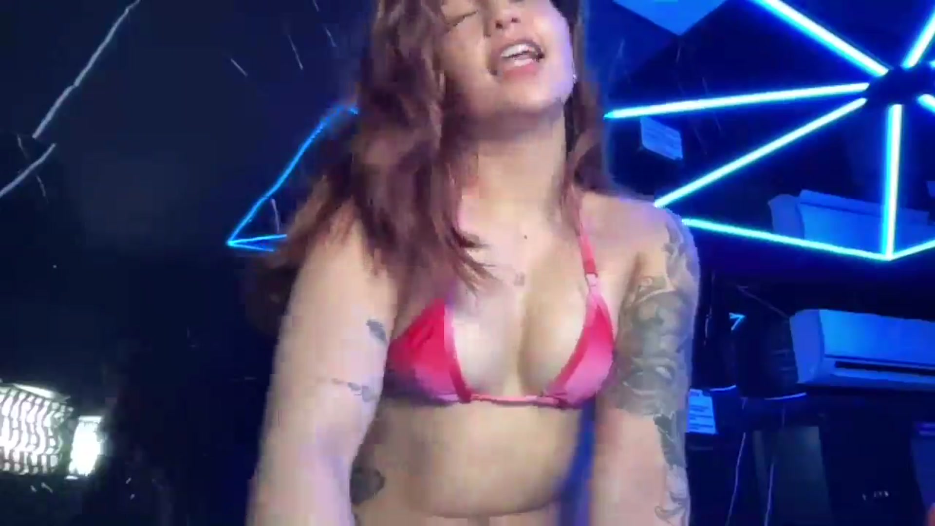 Gallery image thumbnail from DreamyLia's myfreecams stream on, 02/27/2026, 18:11 image 17 of 20