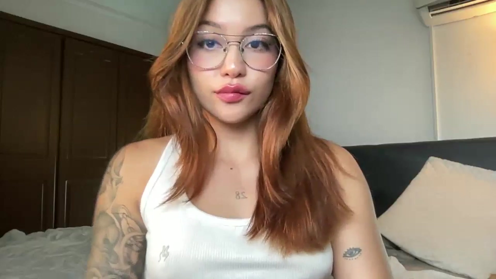 Gallery image thumbnail from DreamyLia's myfreecams stream on, 04/07/2026, 03:39 image 13 of 20