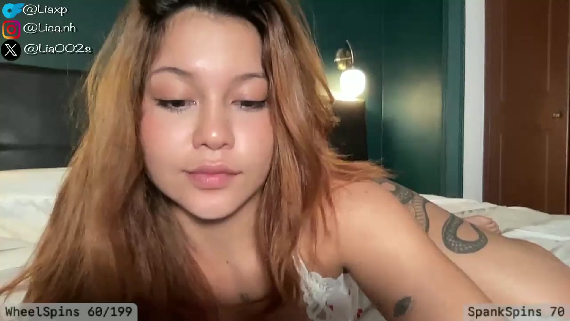 Gallery image thumbnail from DreamyLia's myfreecams stream on, 04/29/2026, 01:17 image 17 of 20
