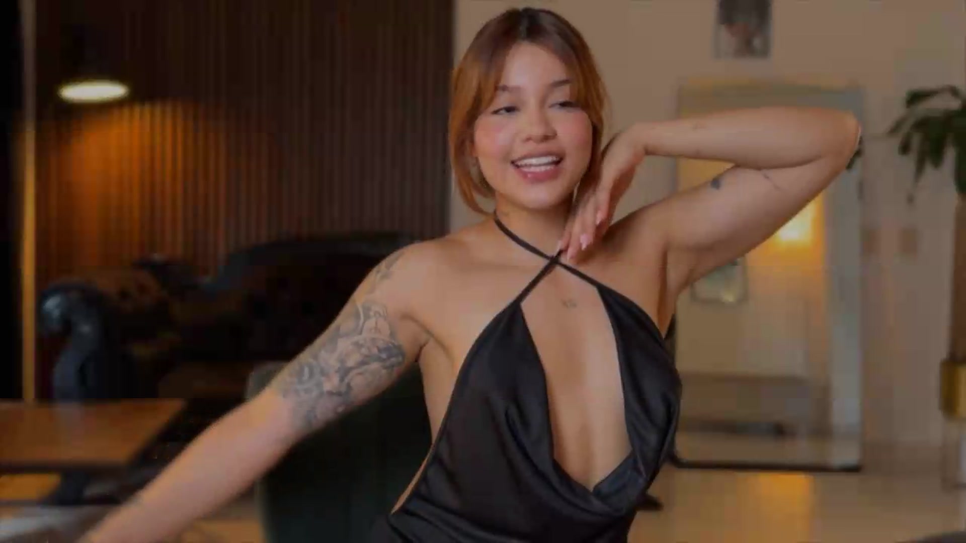 Gallery image thumbnail from DreamyLia's myfreecams stream on, 06/26/2026, 21:06 image 11 of 20
