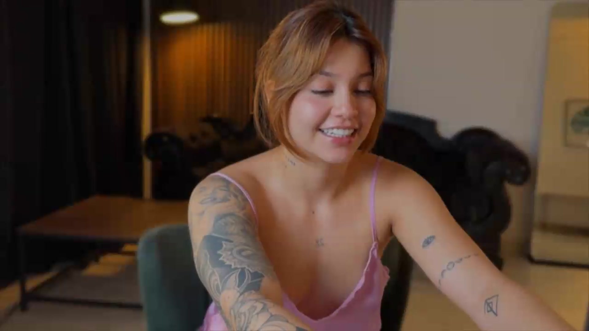 Gallery image thumbnail from DreamyLia's myfreecams stream on, 06/27/2026, 24:02 image 5 of 20