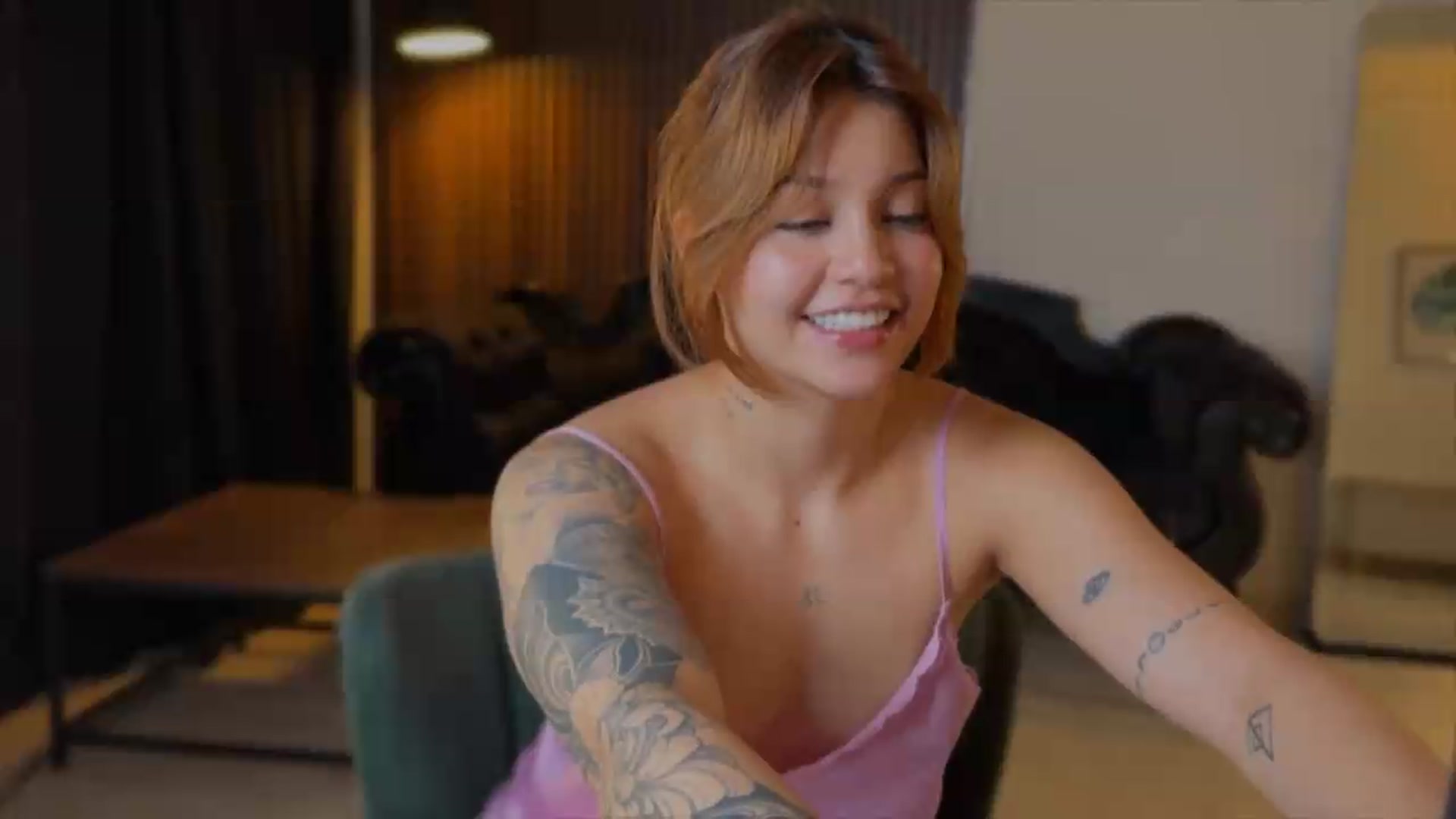 Gallery image thumbnail from DreamyLia's myfreecams stream on, 06/27/2026, 24:02 image 4 of 20