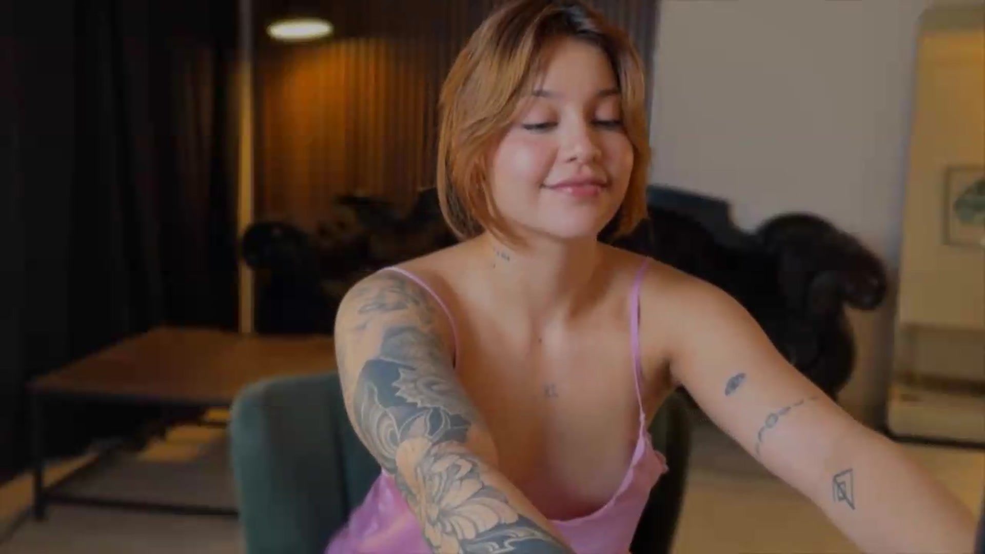 Gallery image thumbnail from DreamyLia's myfreecams stream on, 06/27/2026, 24:02 image 2 of 20