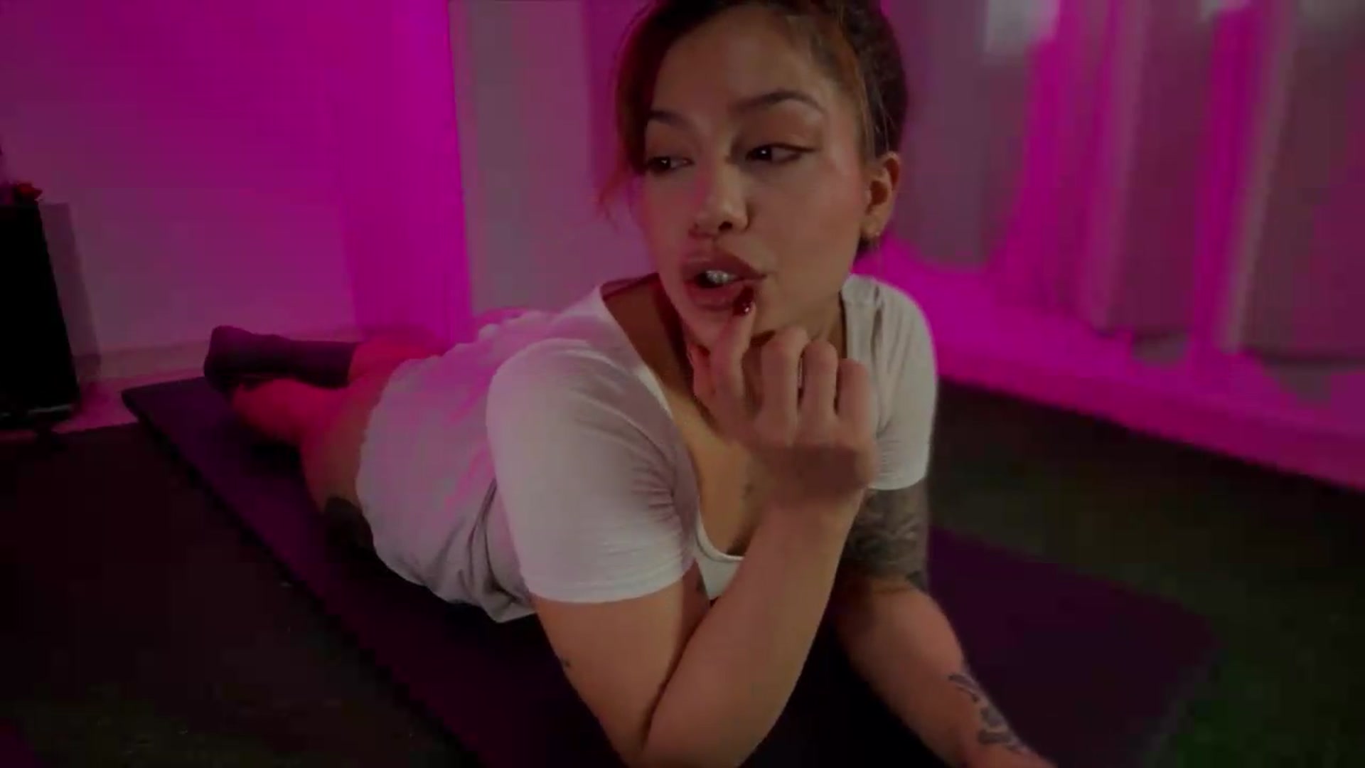 Gallery image thumbnail from DreamyLia's myfreecams stream on, 07/31/2026, 24:01 image 8 of 20