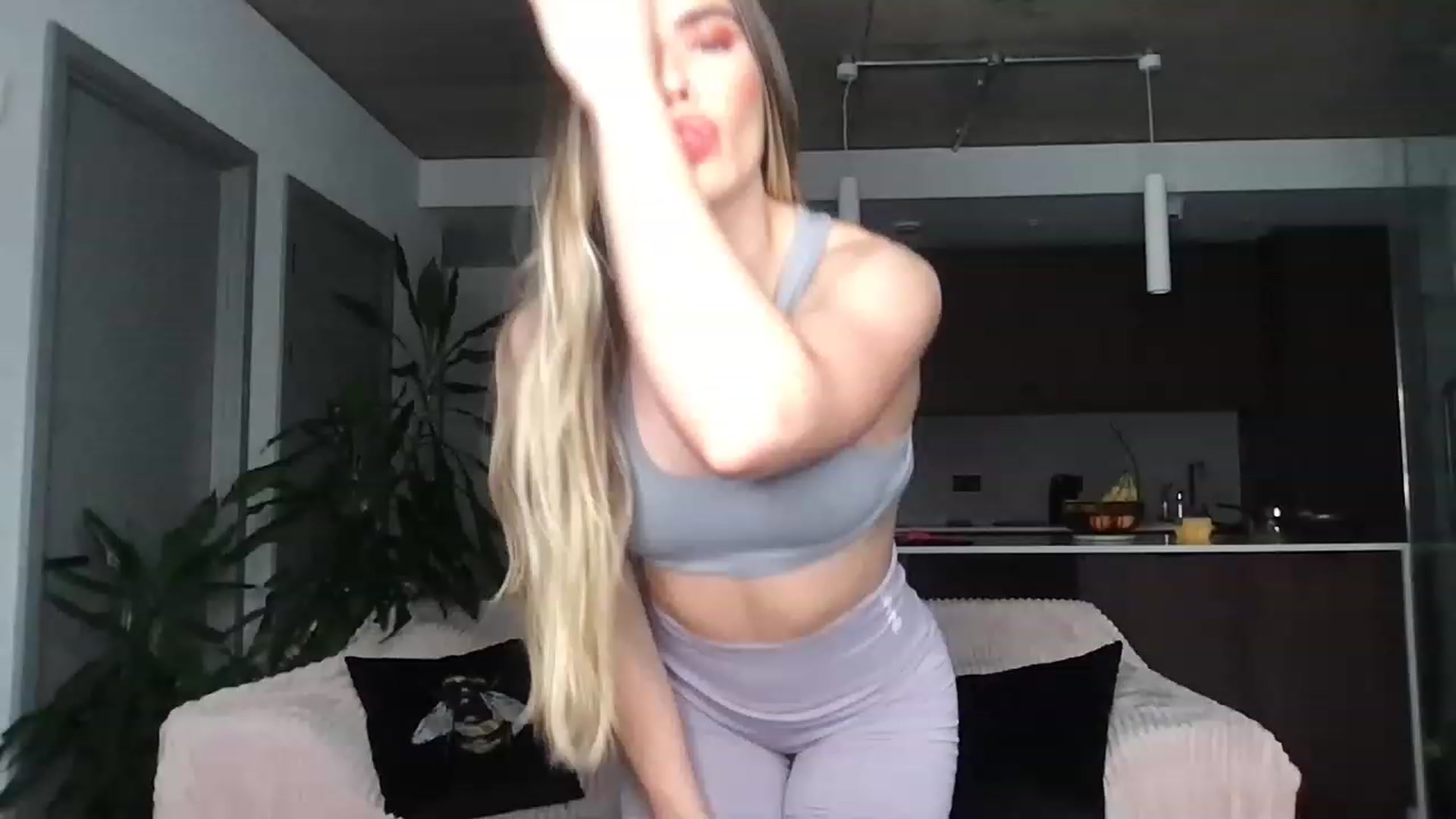 Gallery image thumbnail from Dreamy_Peach's myfreecams stream on, 01/25/2023, 19:23 image 17 of 20