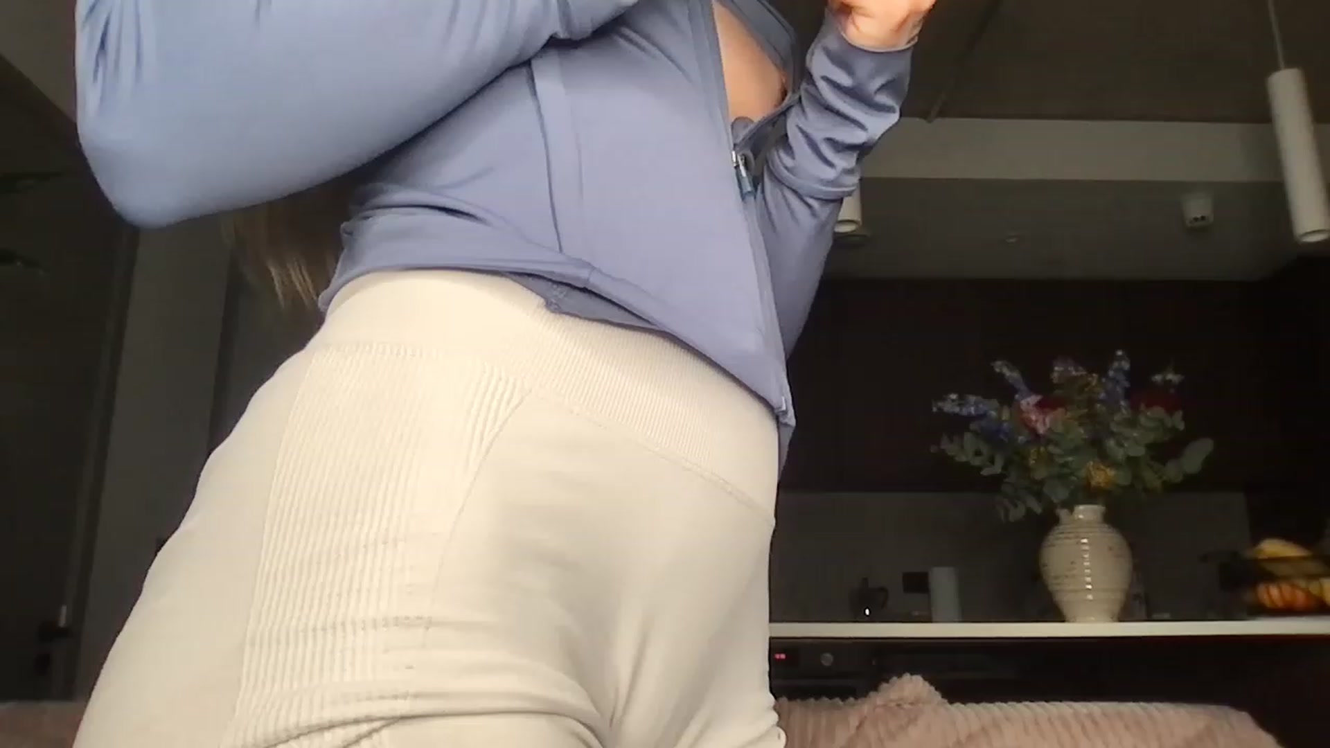 Gallery image thumbnail from Dreamy_Peach's myfreecams stream on, 02/07/2023, 17:56 image 1 of 20