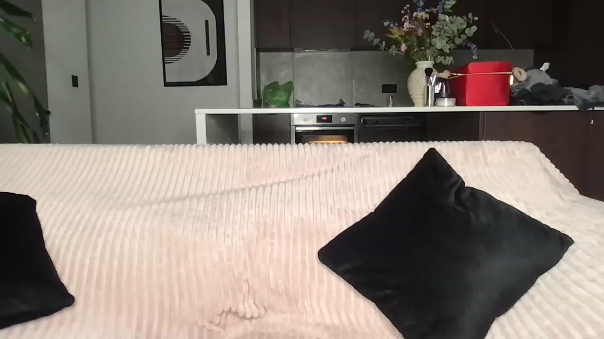 Gallery image thumbnail from Dreamy_Peach's myfreecams stream on, 02/12/2023, 13:33 image 1 of 20