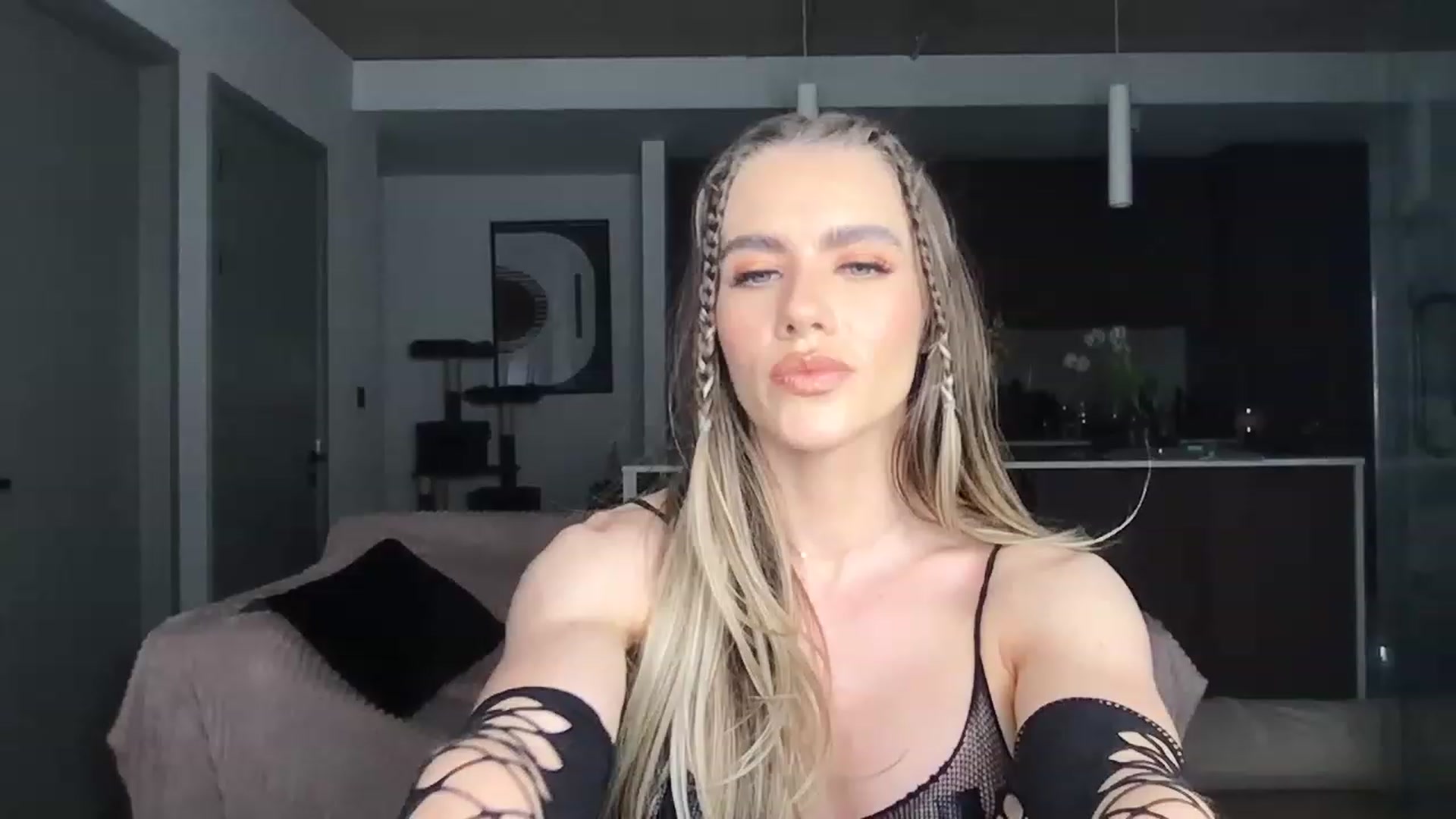 Gallery image thumbnail from Dreamy_Peach's myfreecams stream on, 04/25/2023, 22:12 image 10 of 20